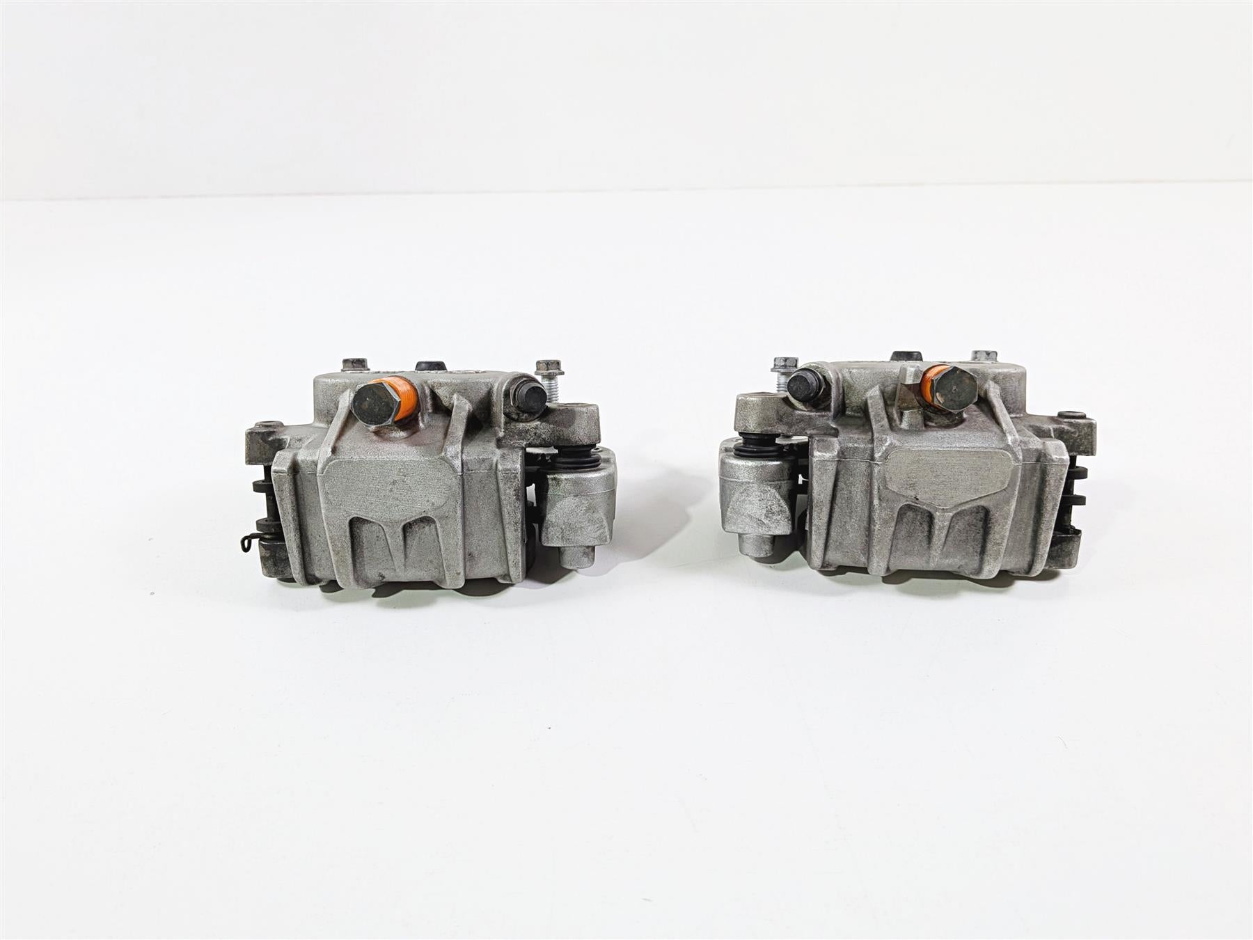 2005 KTM 950 LC8 Adventure Brembo Front Brake Calipers 60013016000 60013015000 {{ shop.shopifyCountryName }} - Mototech271