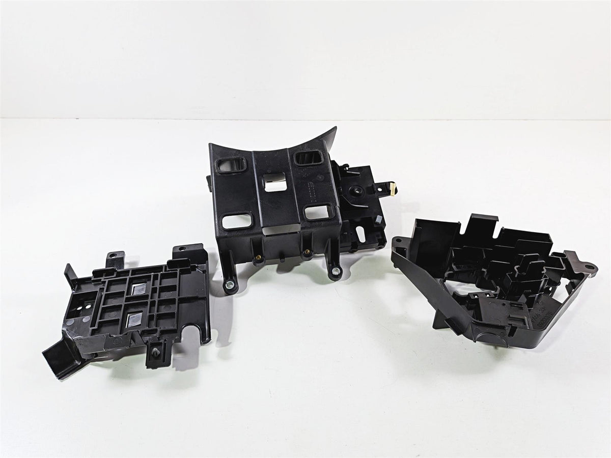 2014 Harley Touring FLHTK Electra Glide Battery & Ecm Holder - Read 66000010A-Mototech271