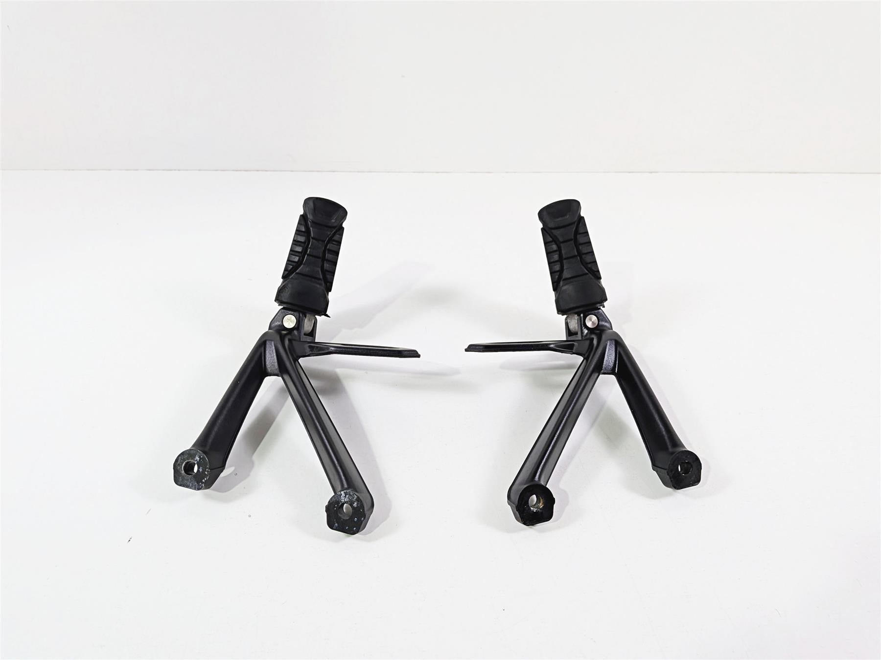 2015 BMW R1200GS K50 Rear Black Passenger Foot Peg Set 46718526741 46718526742 {{ shop.shopifyCountryName }} - Mototech271