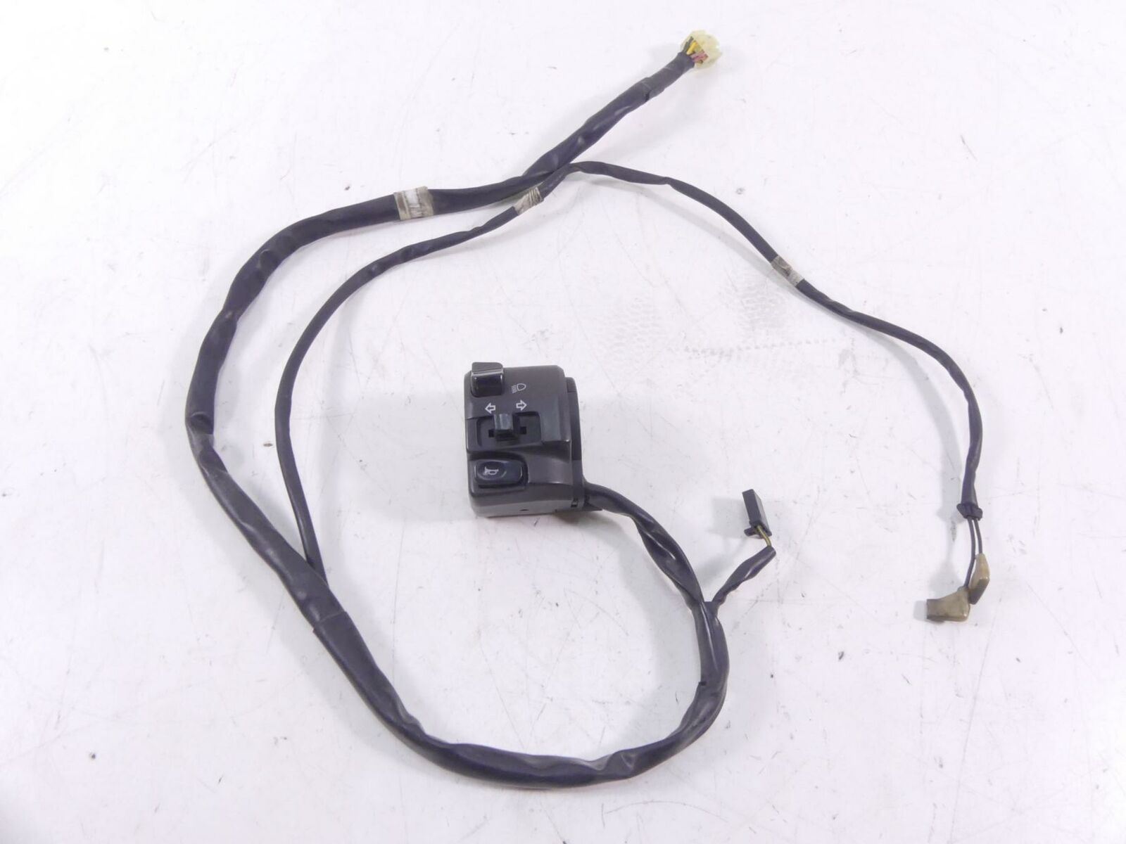 2012 Yamaha XT1200 Super Tenere Left Control Switch Blinker Light 23P-83973-10 | Mototech271