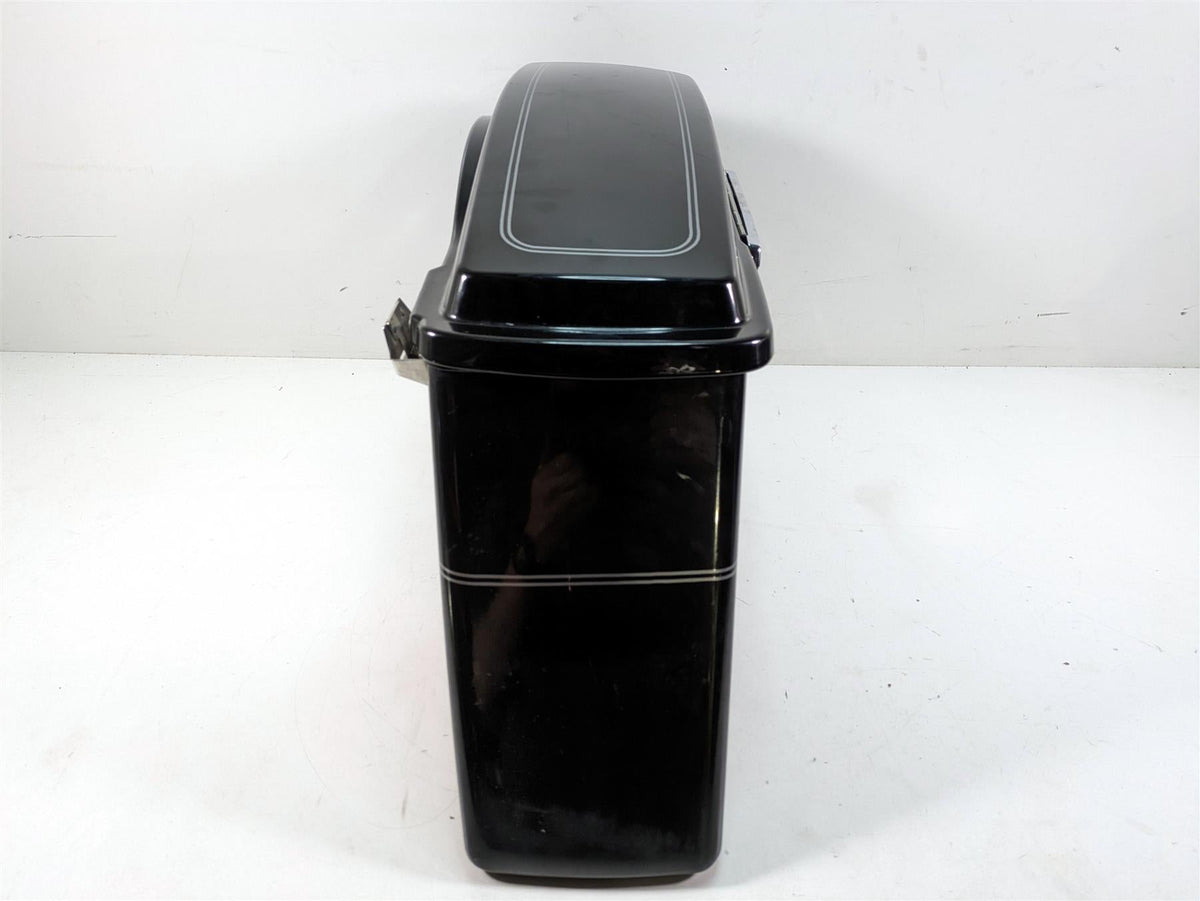 2006 Harley Touring FLHTCUI Electra Glide Right Saddle Bag Saddlebag 90752-93 {{ shop.shopifyCountryName }} - Mototech271