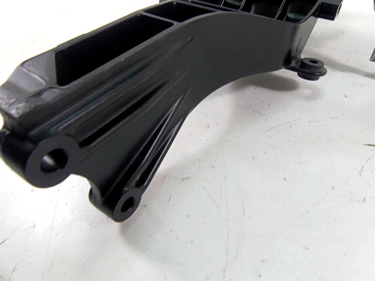 2010 Kawasaki ZX1400 ZX14 R Ninja Mirror & Speedo Holder Stay Bracket 11054-0057 {{ shop.shopifyCountryName }} - Mototech271
