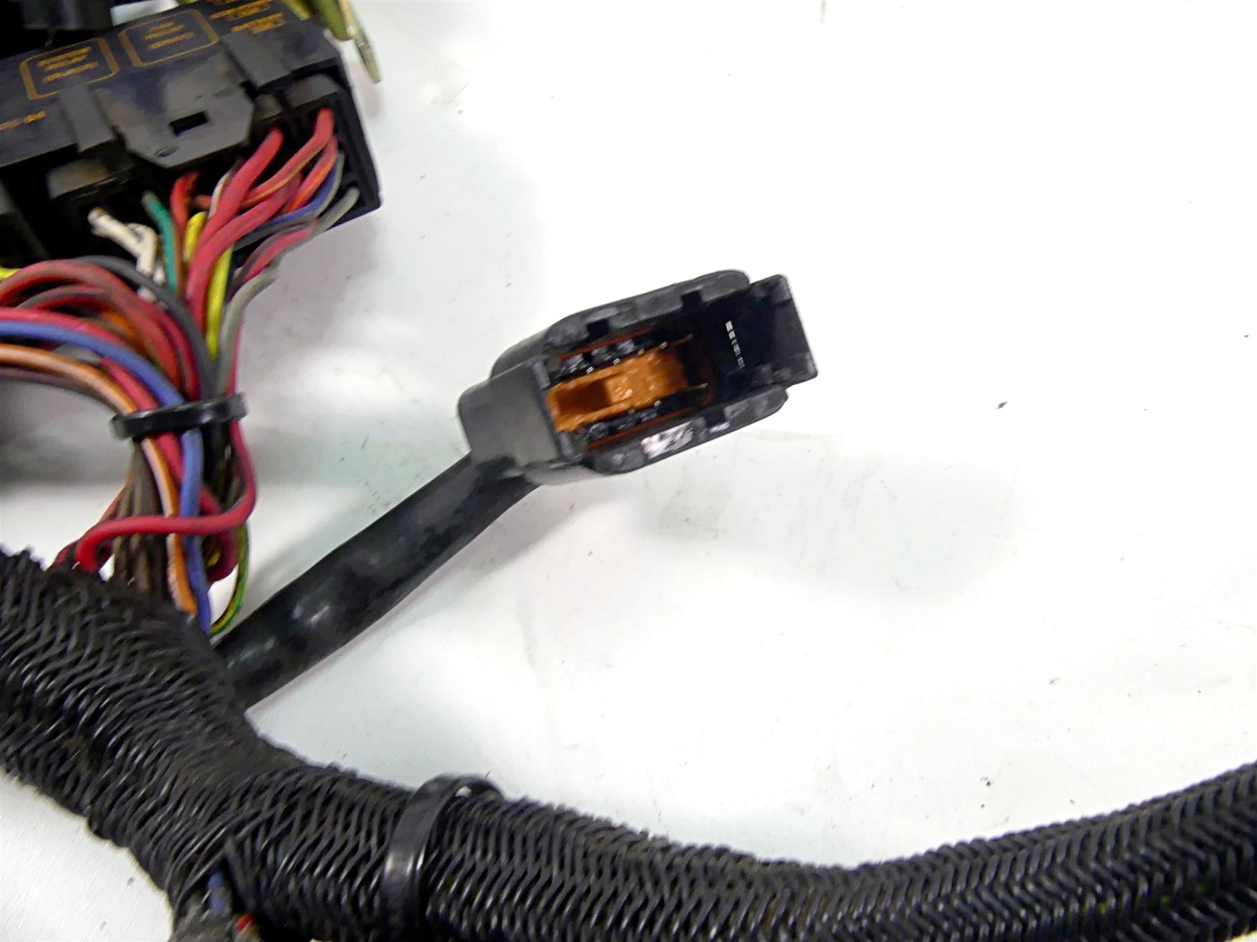 2005 Harley VRSCSE CVO V-Rod Main & Engine Wiring Harness -Read 70130-05 {{ shop.shopifyCountryName }} - Mototech271