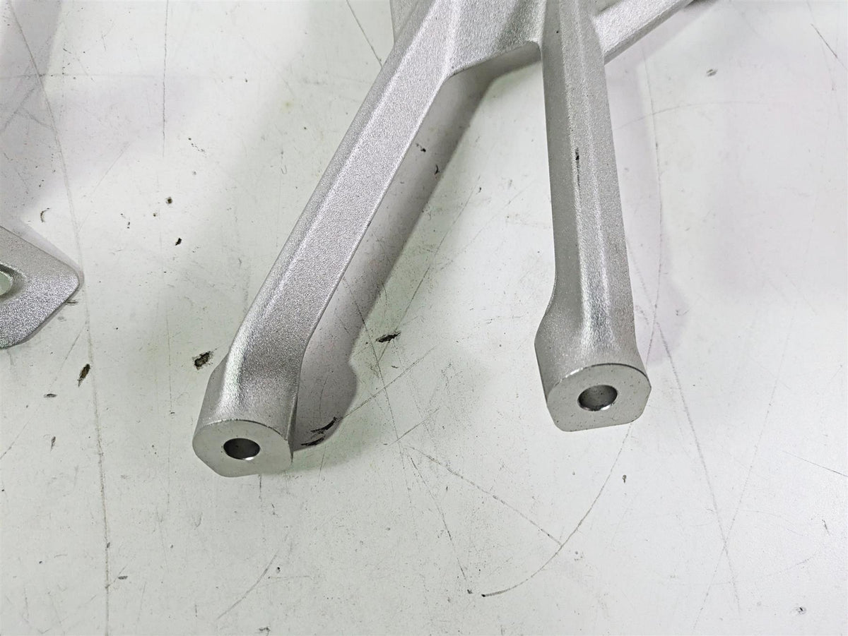 2016 BMW R1200RS K54 Passenger Footpeg Foot Peg Set 46718540798 46718540799 {{ shop.shopifyCountryName }} - Mototech271