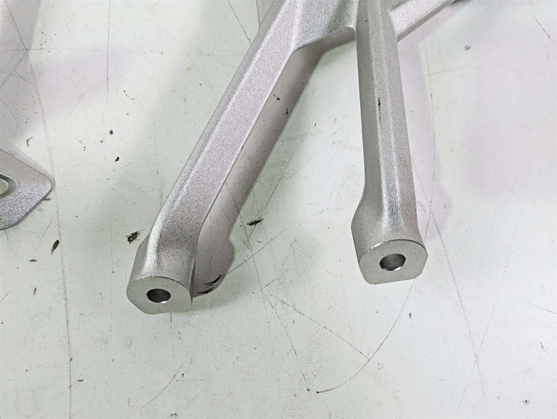 2016 BMW R1200RS K54 Passenger Footpeg Foot Peg Set 46718540798 46718540799 {{ shop.shopifyCountryName }} - Mototech271