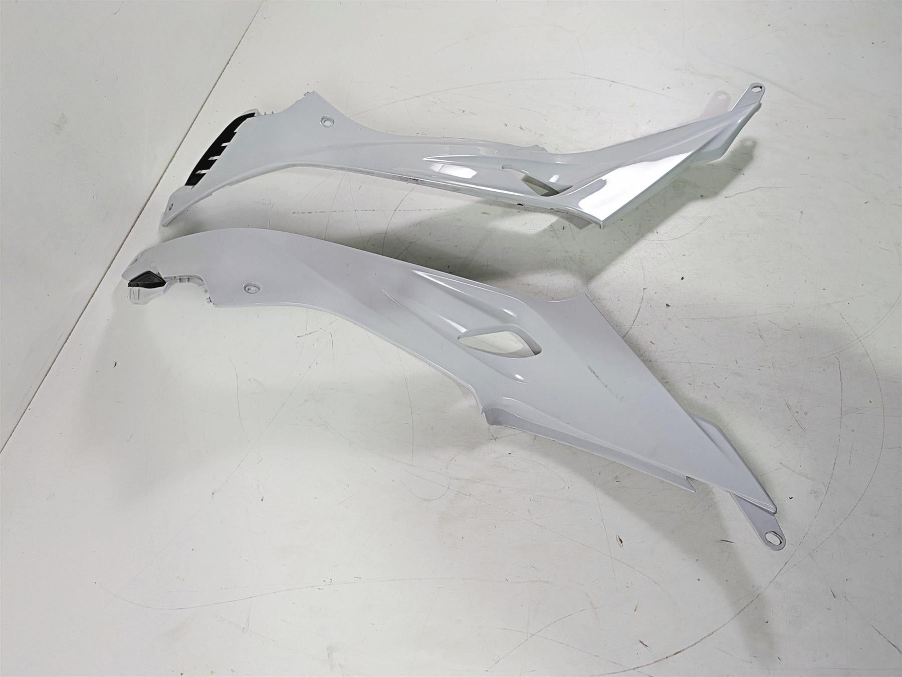2016 BMW S1000RR K46 Tank Side Cover Fairing Set Lightwhite 46638540892 {{ shop.shopifyCountryName }} - Mototech271