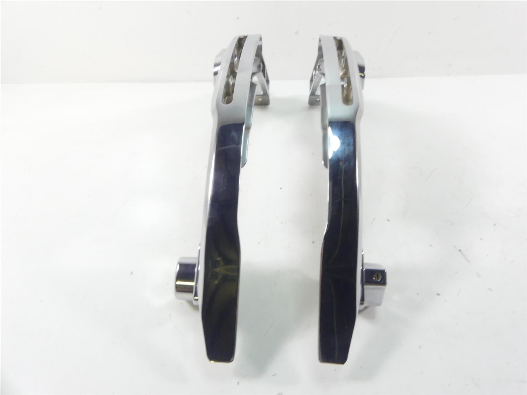 2014 Harley Touring FLHTK Electra Glide Chrome Saddlebag Mounts 90200503 {{ shop.shopifyCountryName }} - Mototech271