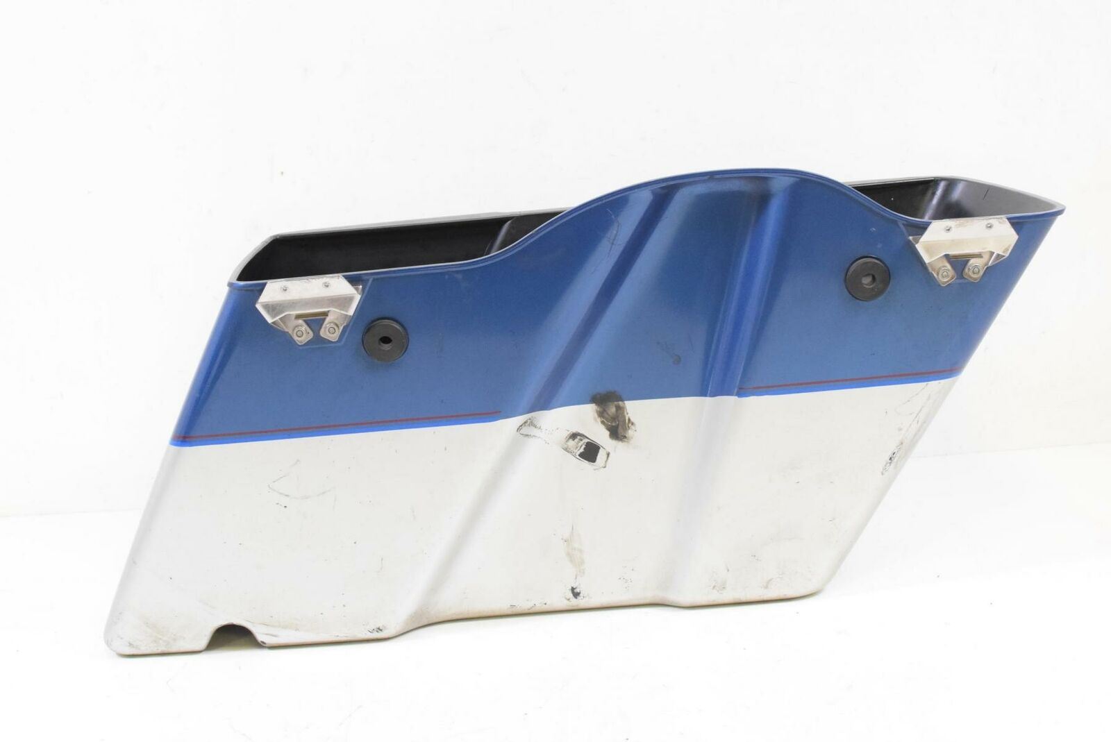 2005 Harley Touring FLHTCUI Electra Glide Left Saddlebag No Lid 90753-93 {{ shop.shopifyCountryName }} - Mototech271