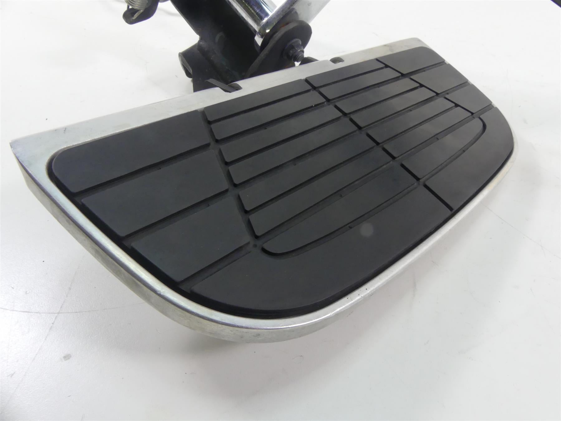2009 Honda VTX1300 Touring Front Right Floor Board & Brake Pedal 50615-MEA-670 {{ shop.shopifyCountryName }} - Mototech271