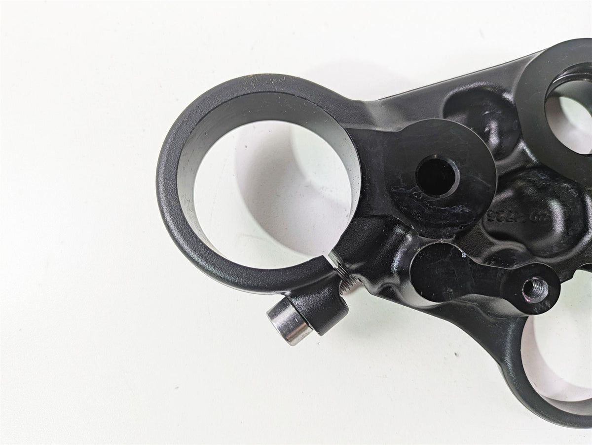 2024 Triumph Street Triple 765 R Upper Triple Tree Steering Clamp T2041726 {{ shop.shopifyCountryName }} - Mototech271