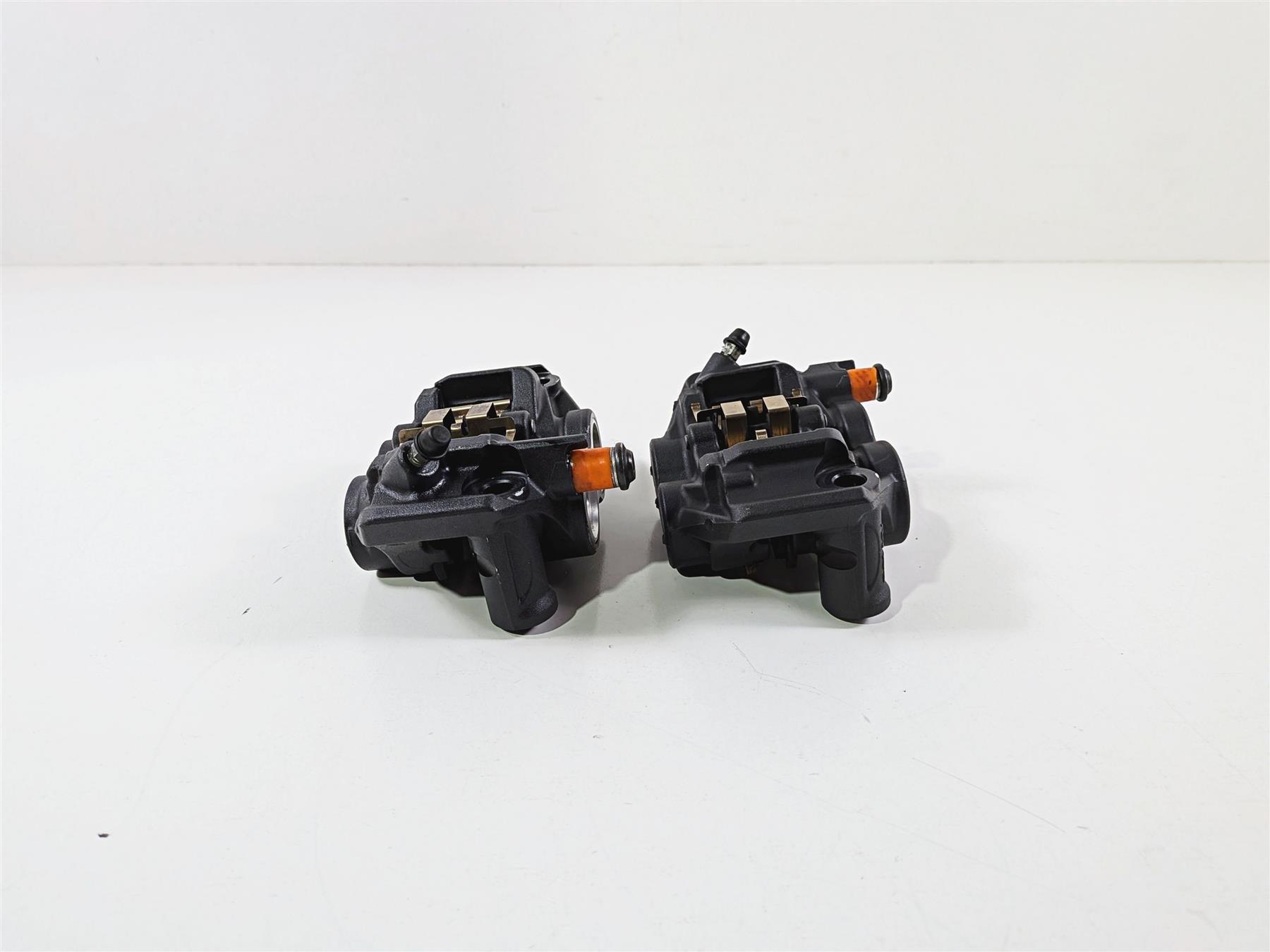 2024 Yamaha YZF R1 RN65 Front Brake Caliper Set 108mm - Read B3L-2580T-00-00 {{ shop.shopifyCountryName }} - Mototech271