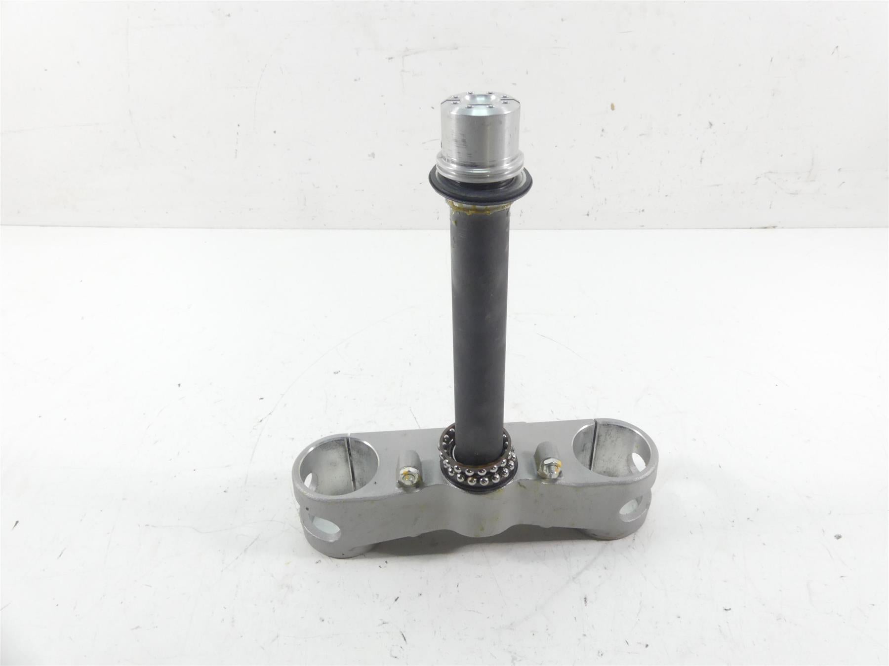 2020 Ducati Multistrada 1260 Enduro Lower Triple Tree Steering Clamp 34221141AA {{ shop.shopifyCountryName }} - Mototech271