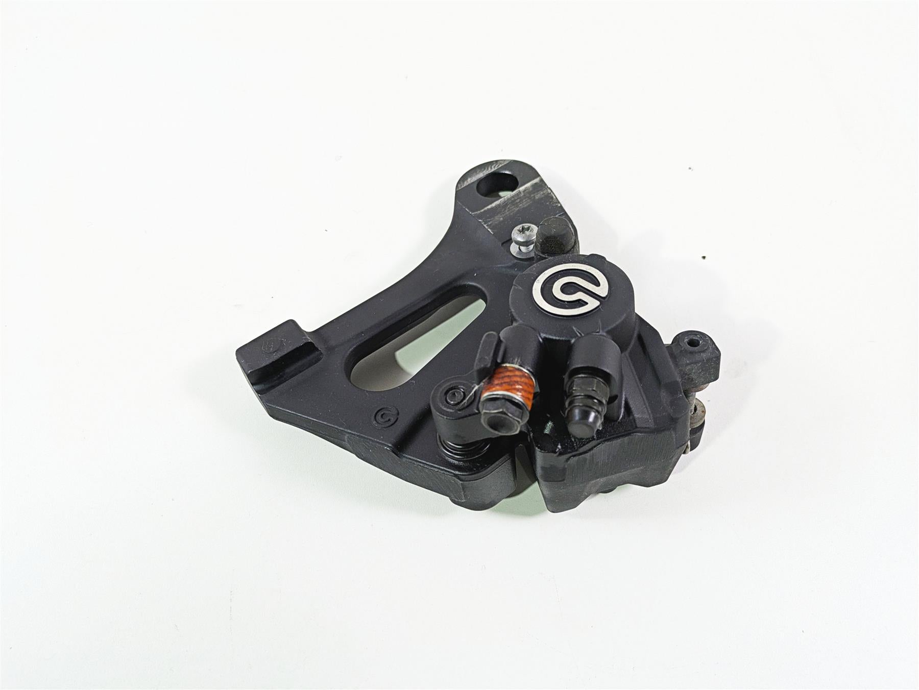 2024 Triumph Tiger 900 GT Brembo Rear Brake Caliper + Bracket T2022330 {{ shop.shopifyCountryName }} - Mototech271