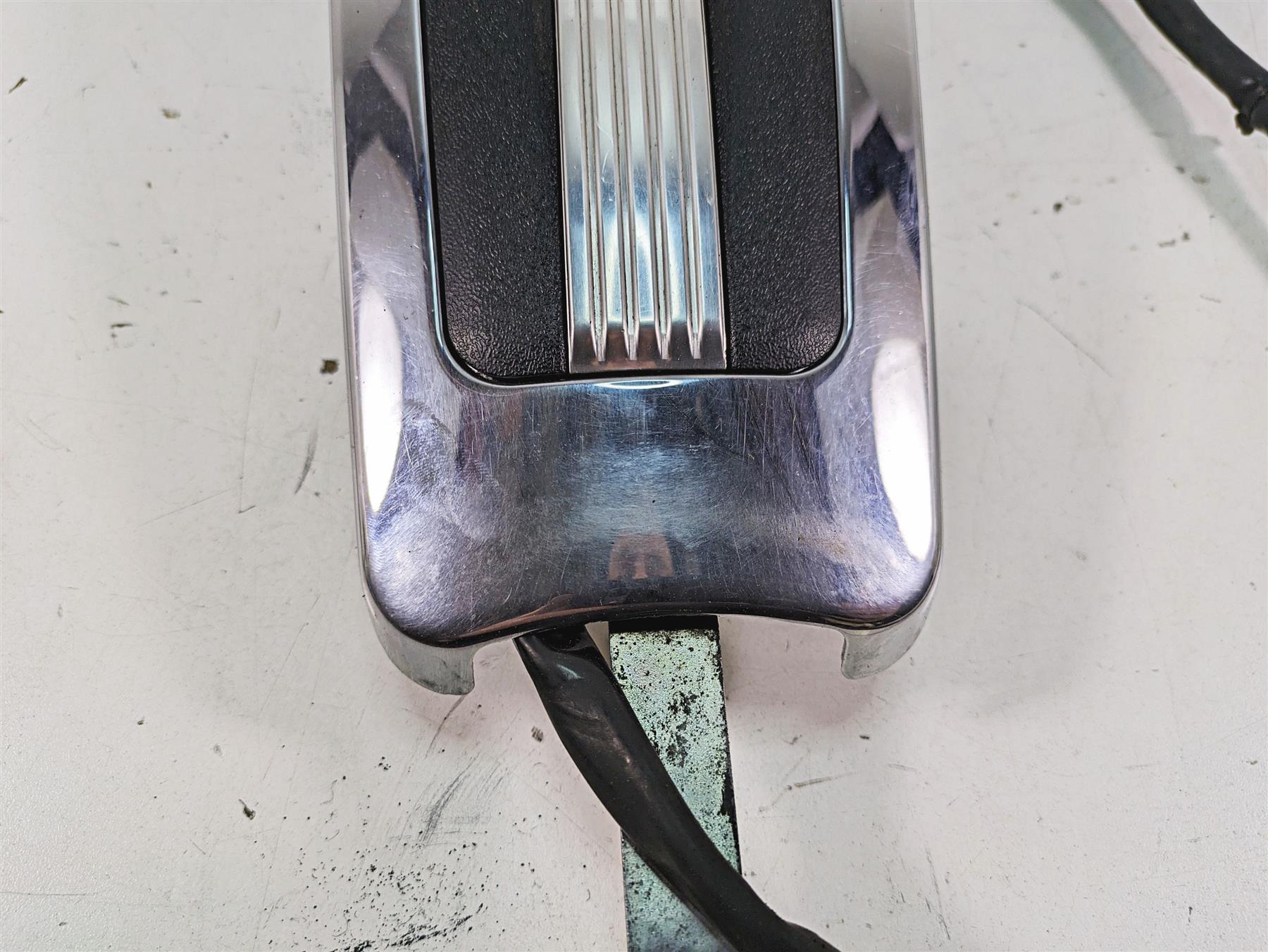 2010 Harley Touring FLHTCU Electra Glide Gas Tank Dash Cover Console 61270-08 {{ shop.shopifyCountryName }} - Mototech271