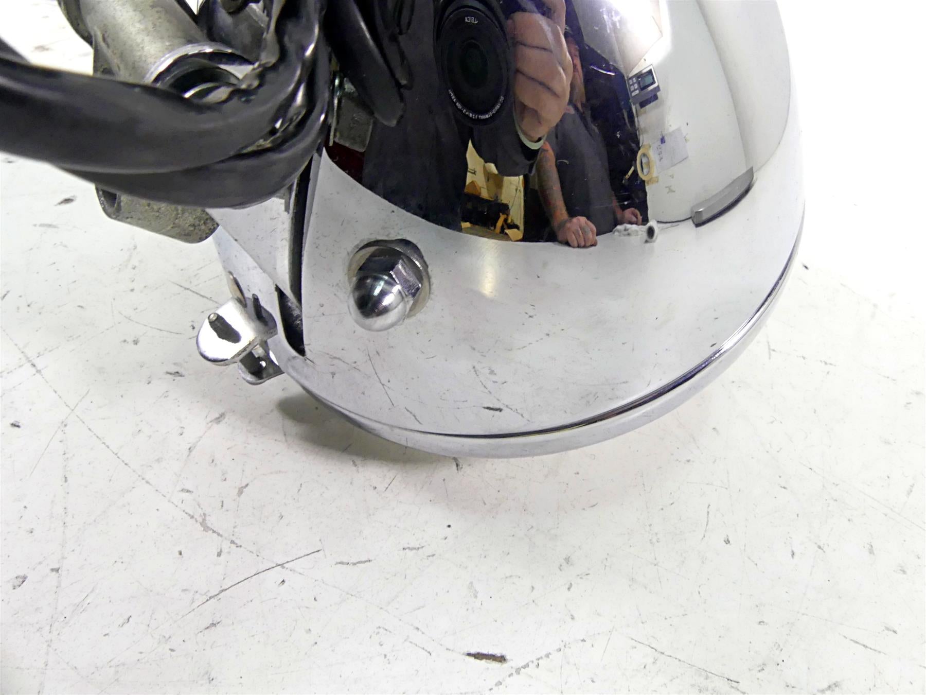 2006 Harley Softail FXSTSI Springer Headlight Head Light Lamp 69769-05 {{ shop.shopifyCountryName }} - Mototech271