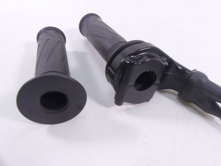 2019 Yamaha VMX17 V-Max 1700 Throttle Cable Grip Grab Set 4YR-26240-02-00 {{ shop.shopifyCountryName }} - Mototech271