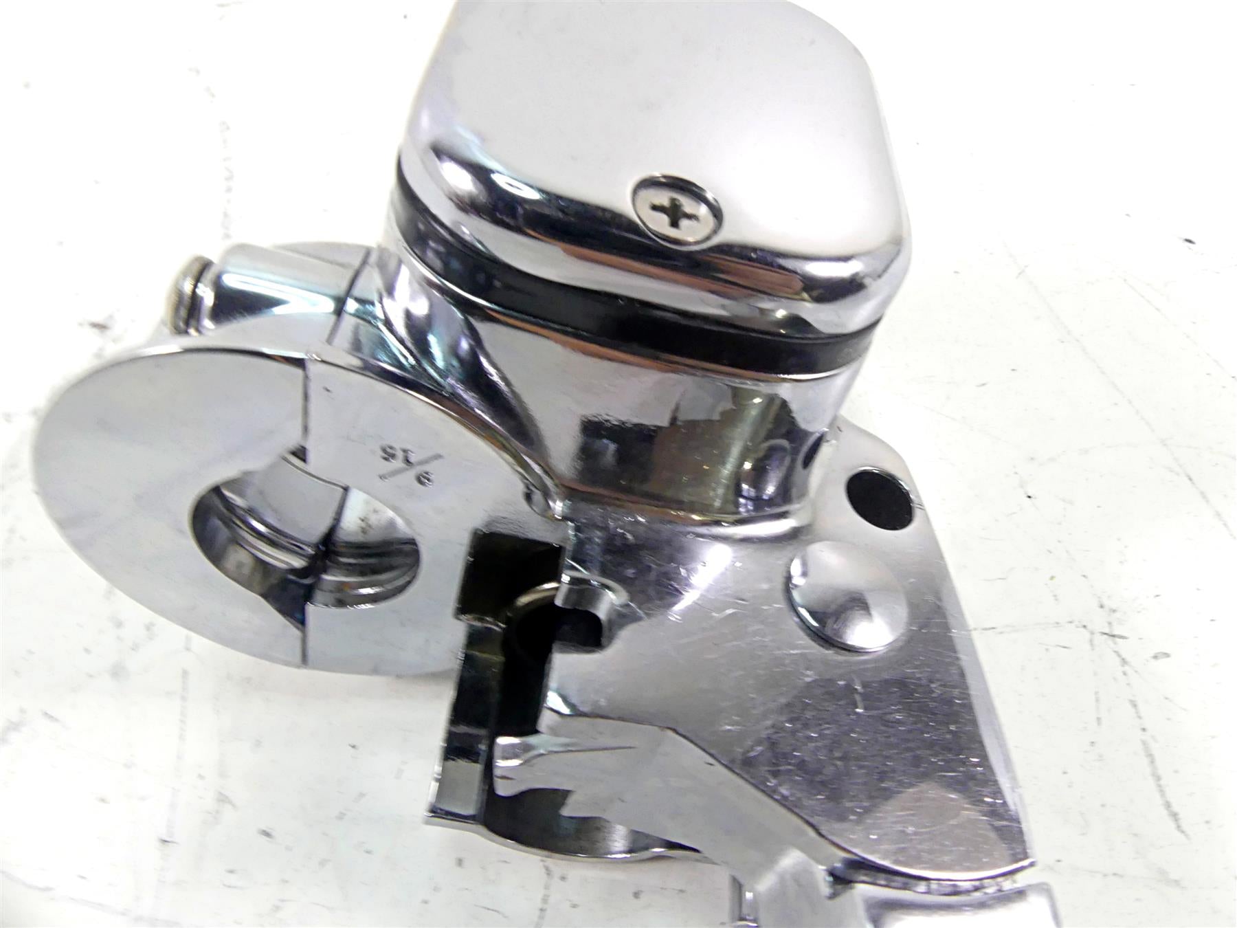 9/16" Chrome Front Brake Master Cylinder For Harley Davidson Softail Dyna Touring Bikes {{ shop.shopifyCountryName }} - Mototech271