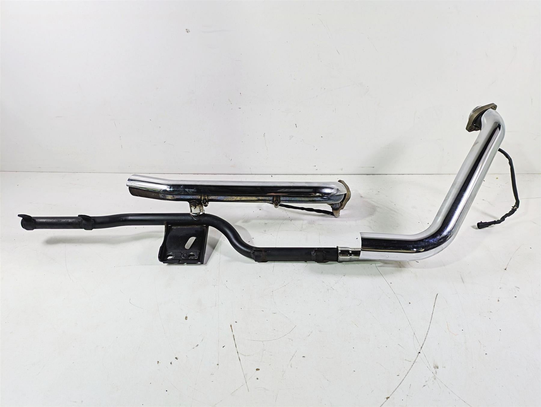 2009 Harley FXCWC Softail Rocker Oem Exhaust Header Pipe Set 65842-07 66780-07 {{ shop.shopifyCountryName }} - Mototech271