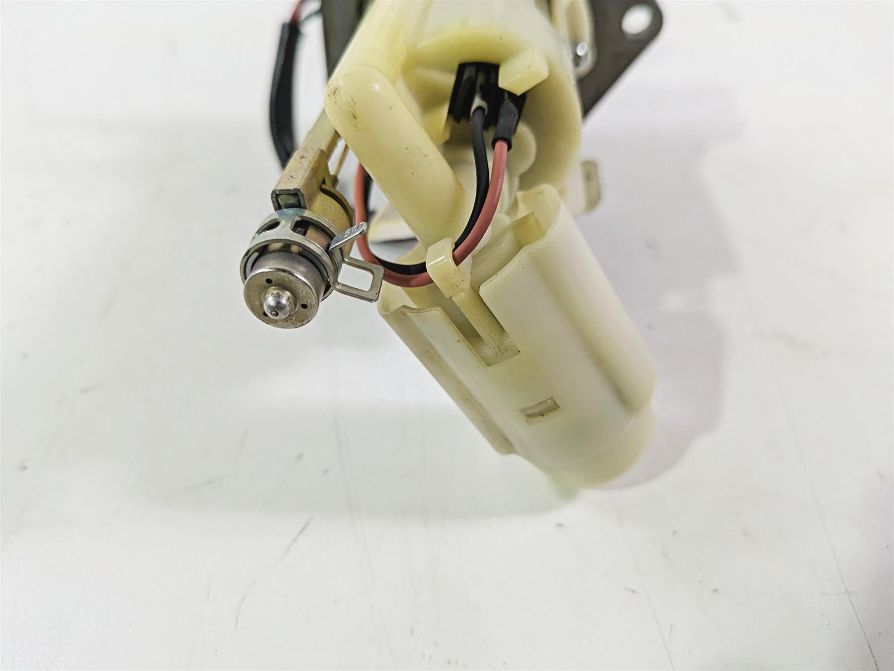 2011 Kawasaki EX650R Ninja Keihin Fuel Gas Petrol Pump - Tested 49040-0026 {{ shop.shopifyCountryName }} - Mototech271