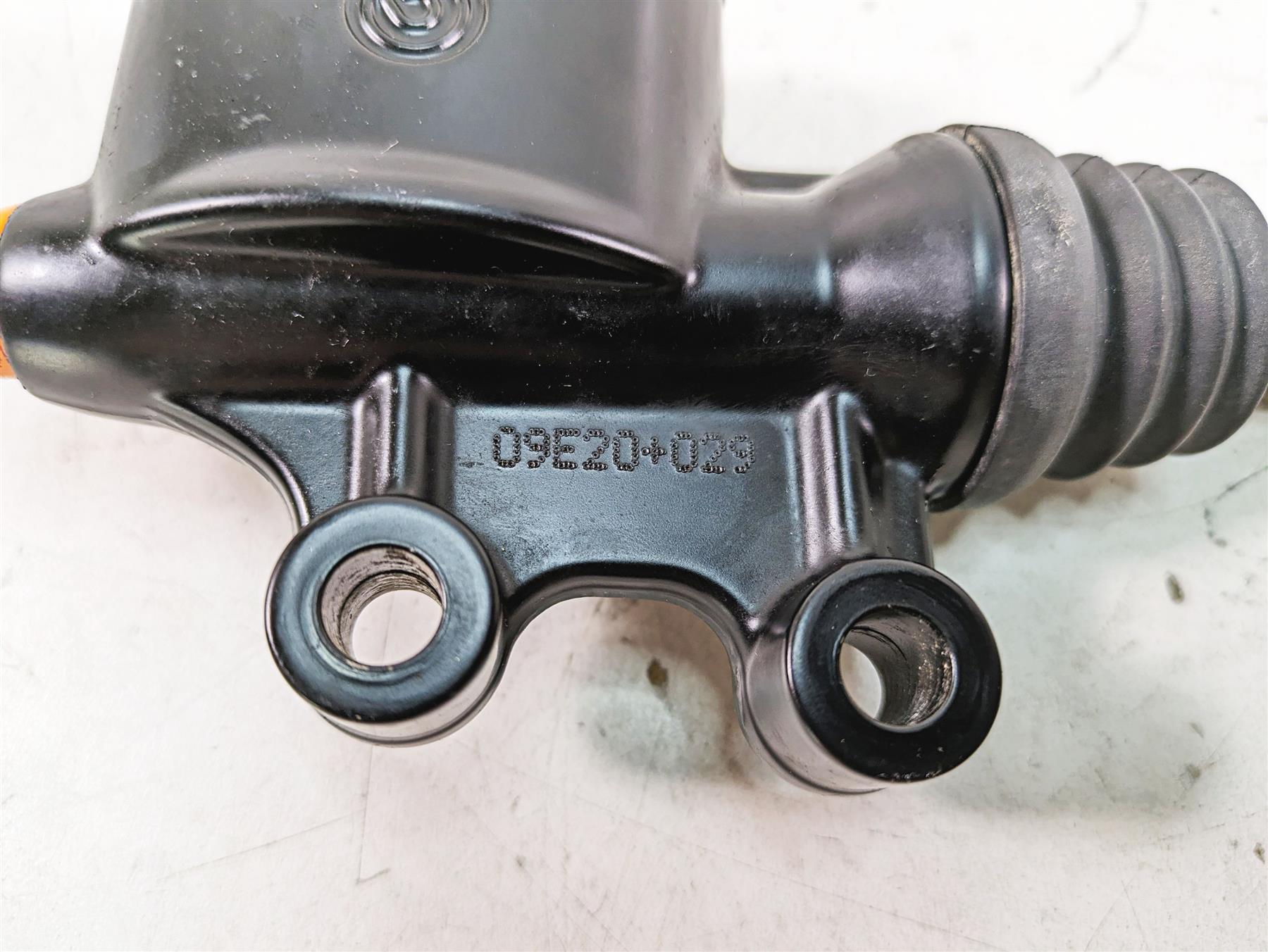 2010 Harley Touring FLHTCU Electra Glide Rear Brake Master Cylinder 41763-08C {{ shop.shopifyCountryName }} - Mototech271