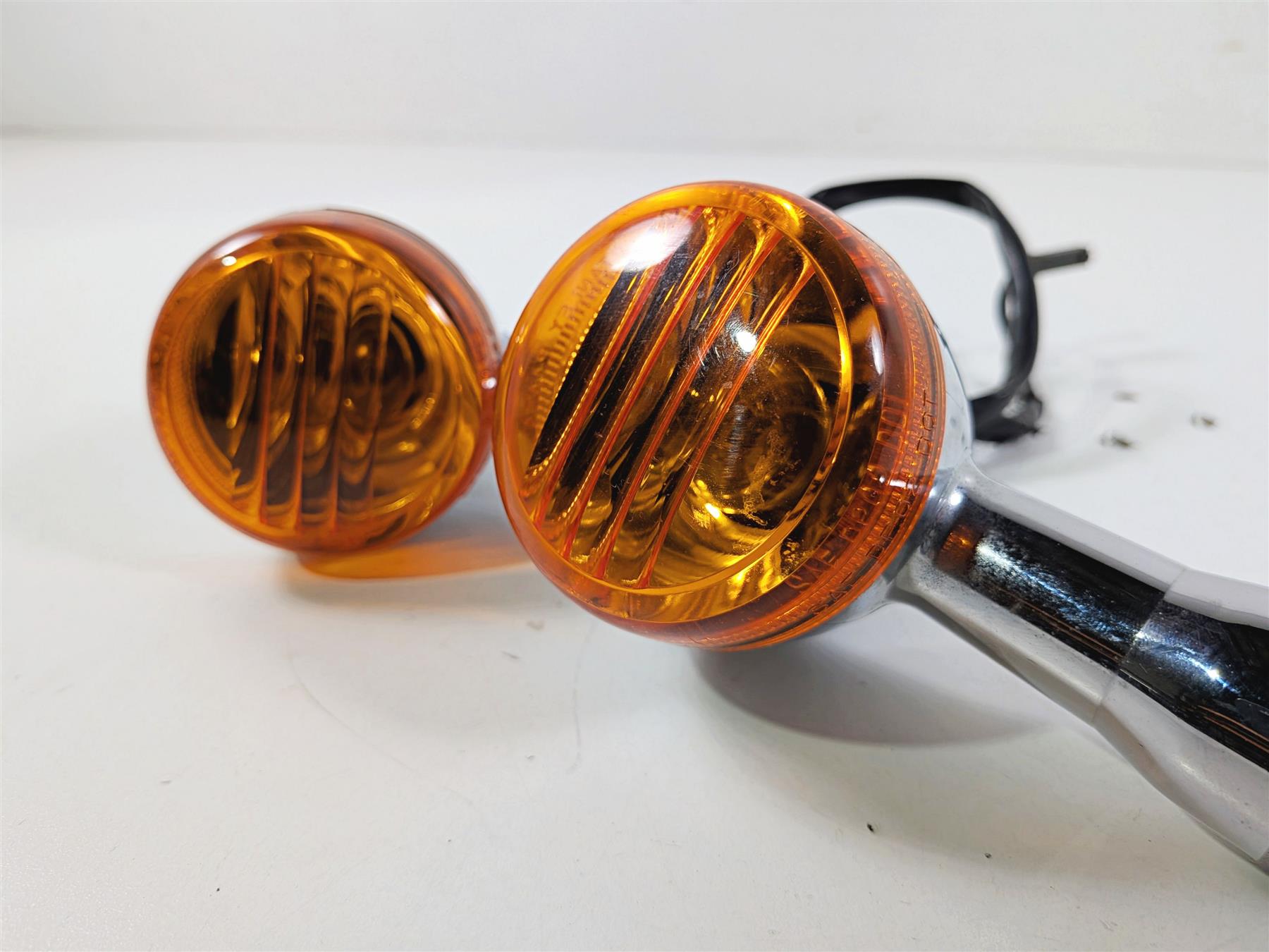 2006 Suzuki C90 VL1500T Boulevard Front Blinker Turn Signal Set 35601-38AB0 {{ shop.shopifyCountryName }} - Mototech271