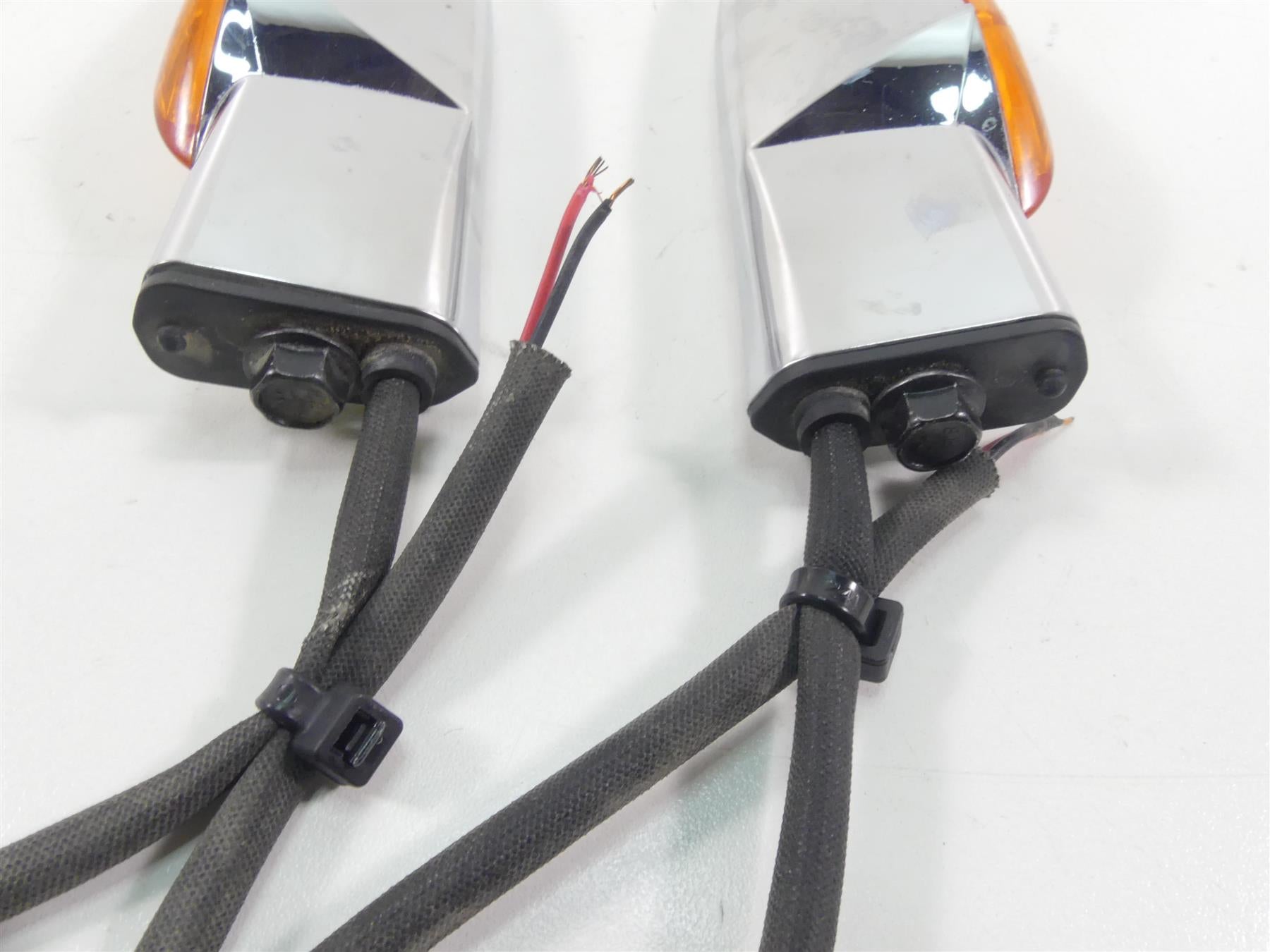 2015 Victory Cross Country Tour Front Blinker Turn Signal Indicator Set 2411114 {{ shop.shopifyCountryName }} - Mototech271