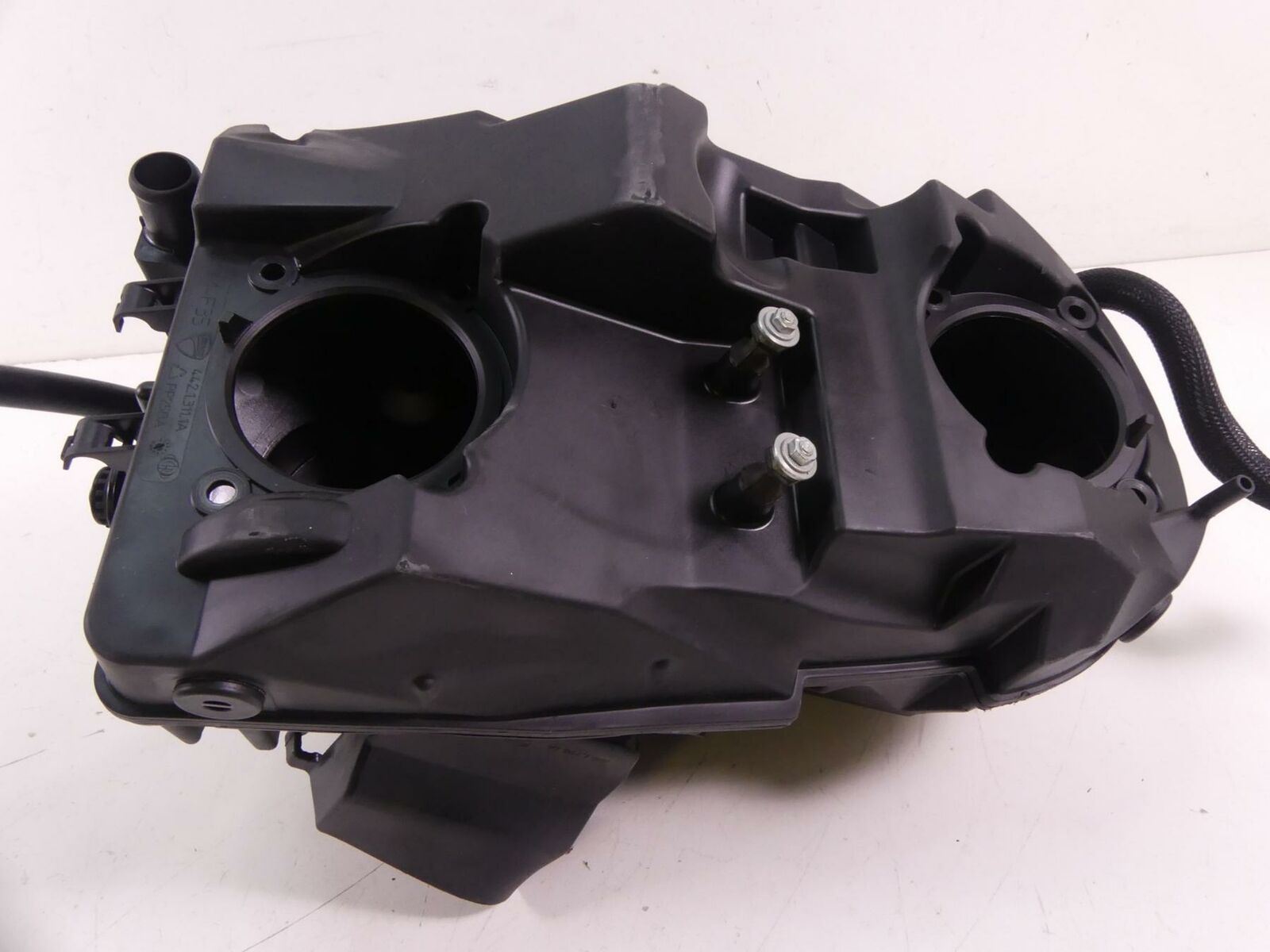 2020 Ducati Monster 1200 S Air Box & Filter Assembly M1008 44213111A 24612162A {{ shop.shopifyCountryName }} - Mototech271