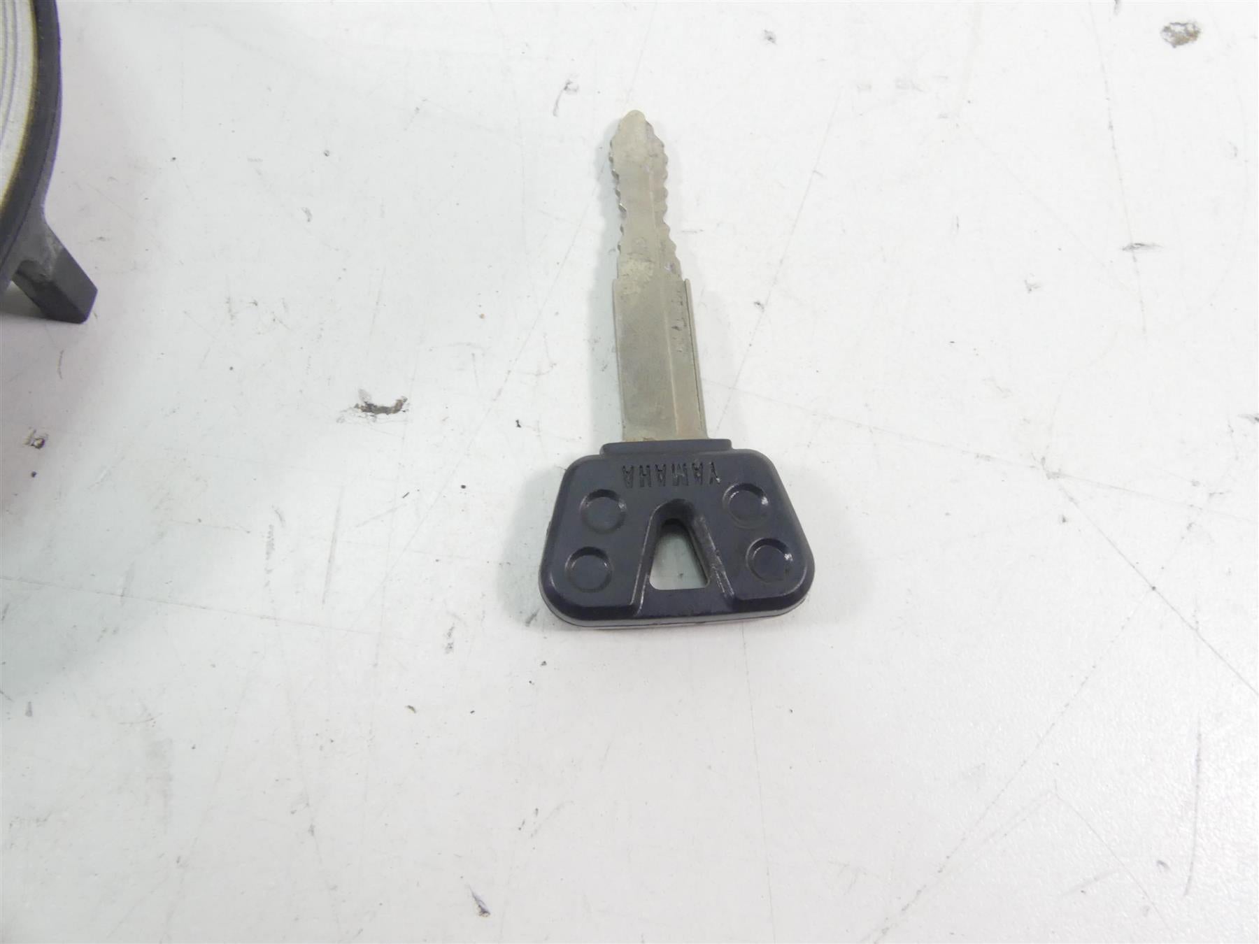 2008 Yamaha FZ1 Fazer Ignition Switch Seat Fuel Gas Cap Key Lock 3C3-82501-10-00 {{ shop.shopifyCountryName }} - Mototech271