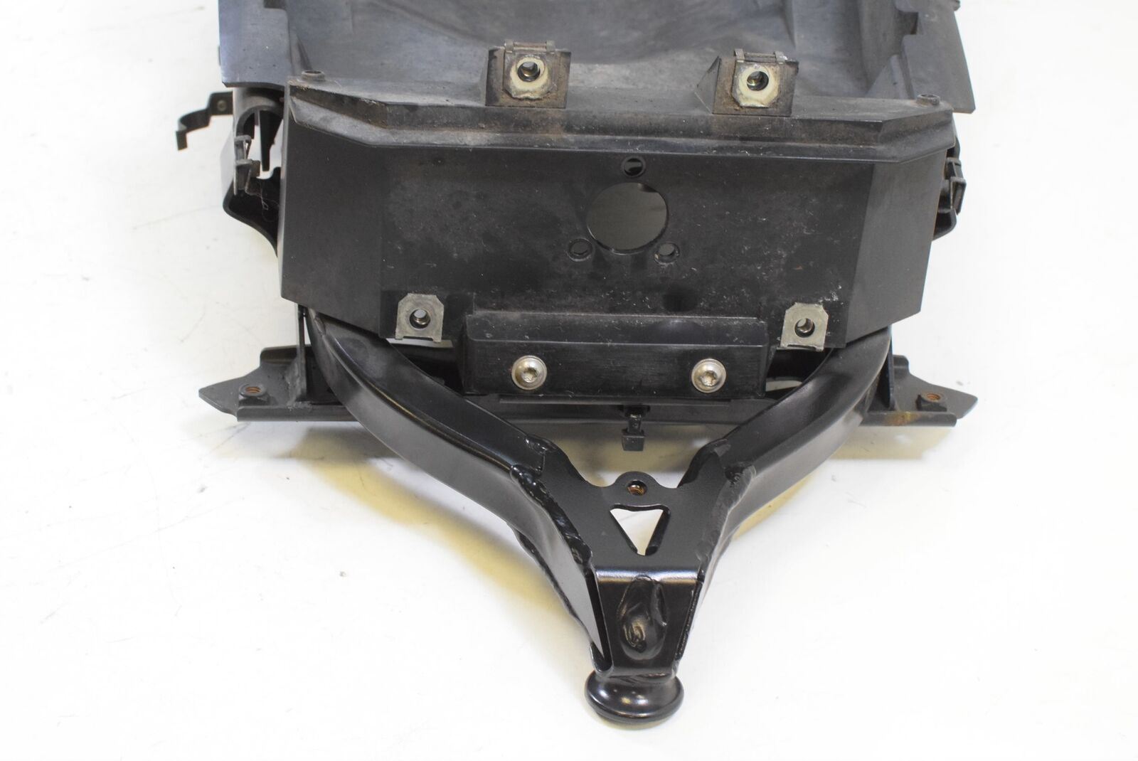 2007 BMW K1200 GT K44 Subframe Sub Frame Inner Fender 46517700688 {{ shop.shopifyCountryName }} - Mototech271