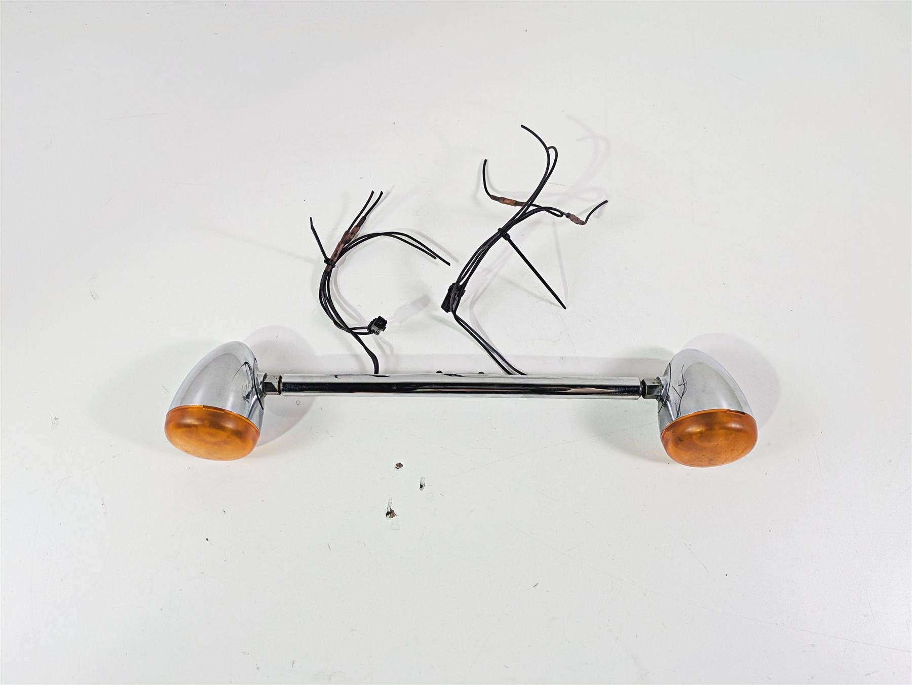 2007 Harley Sportster XL1200 C Rear Turn Signal Blinker & Bar Set 68977-00