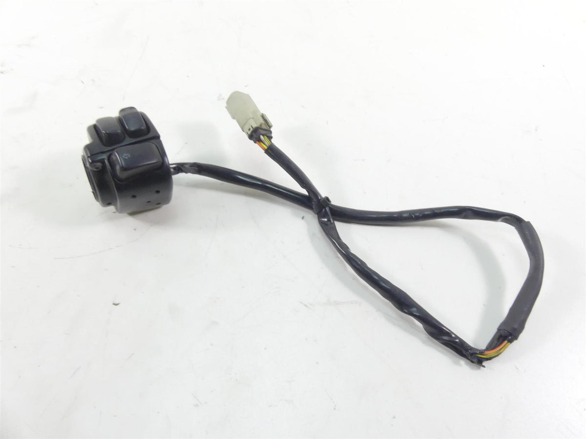 2009 Harley FXDL Dyna Low Rider Left Hand Light Blinker Control Switch 71682-06A {{ shop.shopifyCountryName }} - Mototech271
