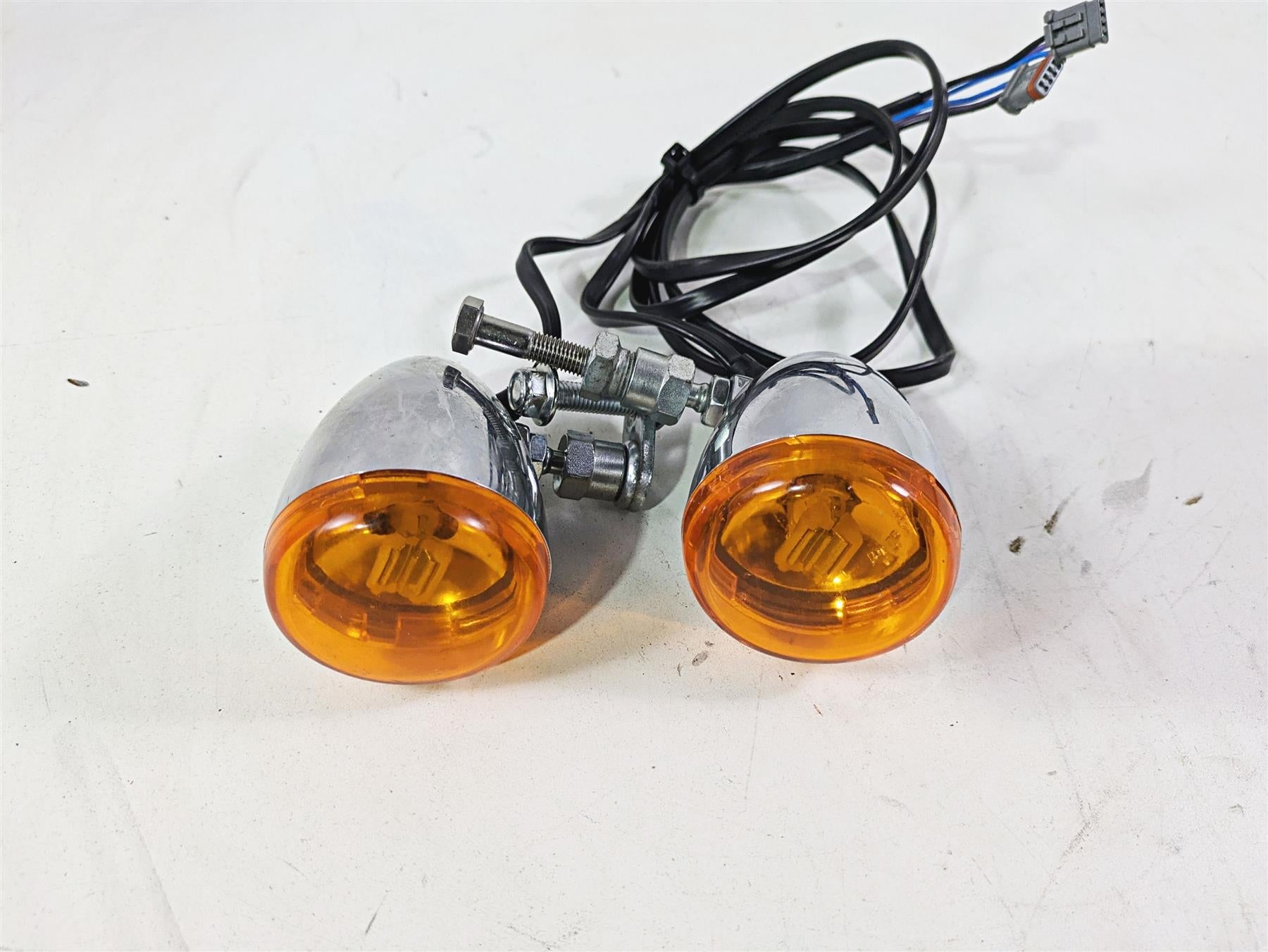 2020 Harley Softail FXST Standard Front Blinker Turn Signal Set 67800519 {{ shop.shopifyCountryName }} - Mototech271