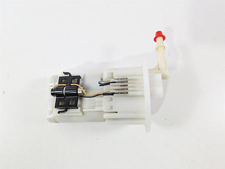 2016 Yamaha YZF R1 RN32 Fuel Gas Petrol Pump - Tested 2CR-13907-00-00 {{ shop.shopifyCountryName }} - Mototech271