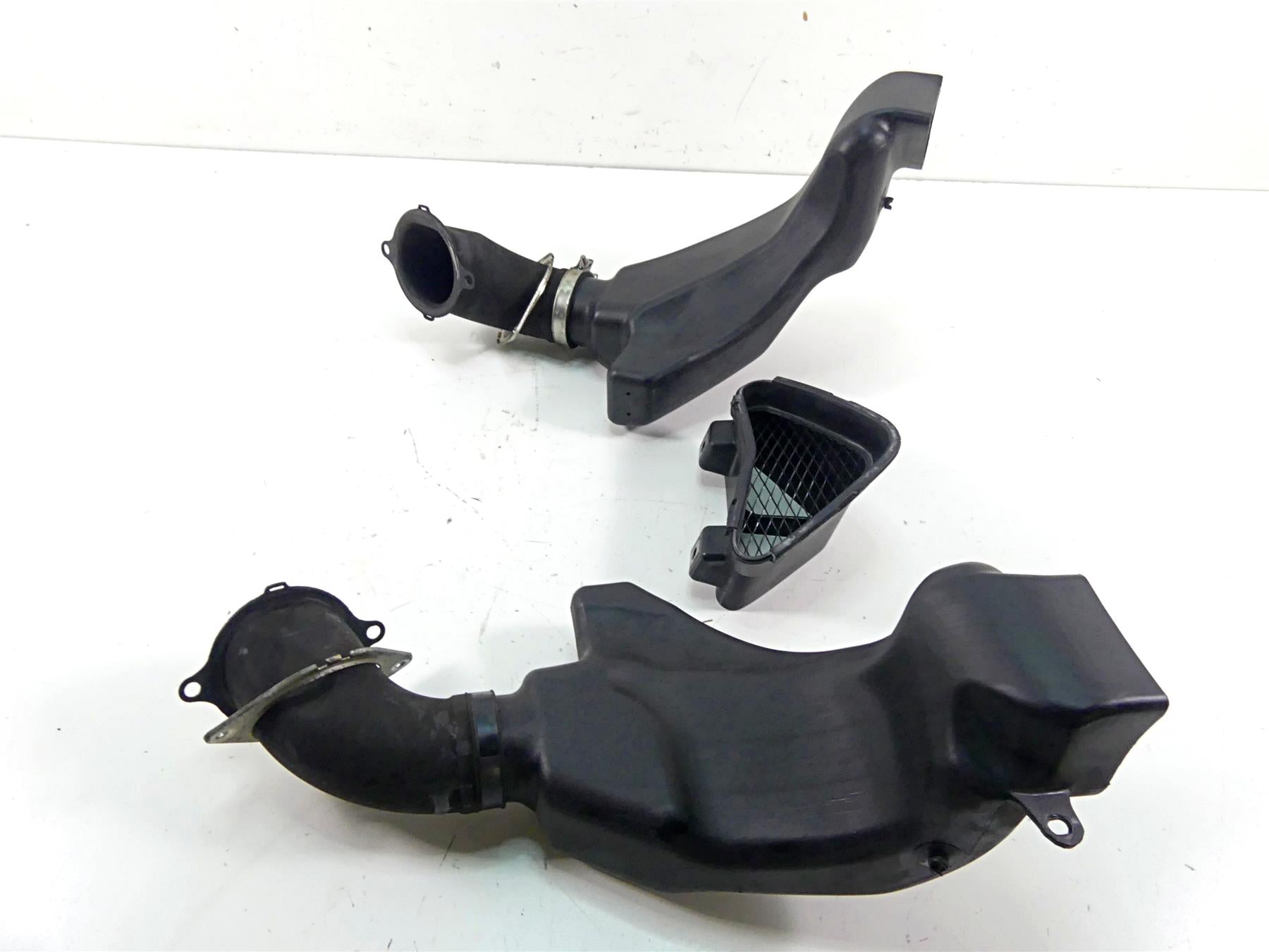 2010 Kawasaki ZX1400 ZX14 R Ninja Front Air Ram & Center Duct Set 14073-0099 {{ shop.shopifyCountryName }} - Mototech271