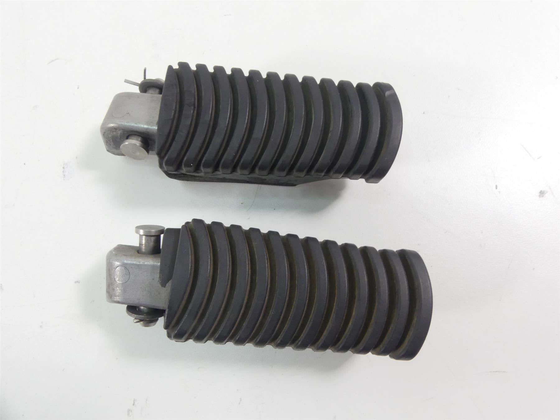2017 BMW F800GS K72 Rear Passenger Footpeg Set 46717705653 46717705654 {{ shop.shopifyCountryName }} - Mototech271