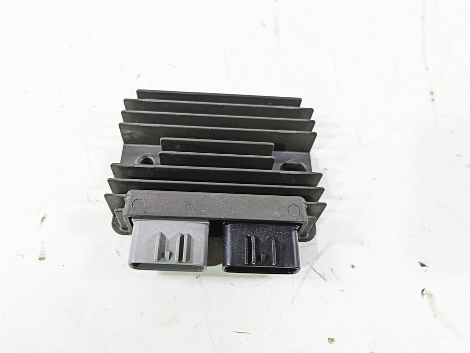 2021 Aprilia RS660 Rectifier Voltage Regulator 1A012332 SH870AA {{ shop.shopifyCountryName }} - Mototech271