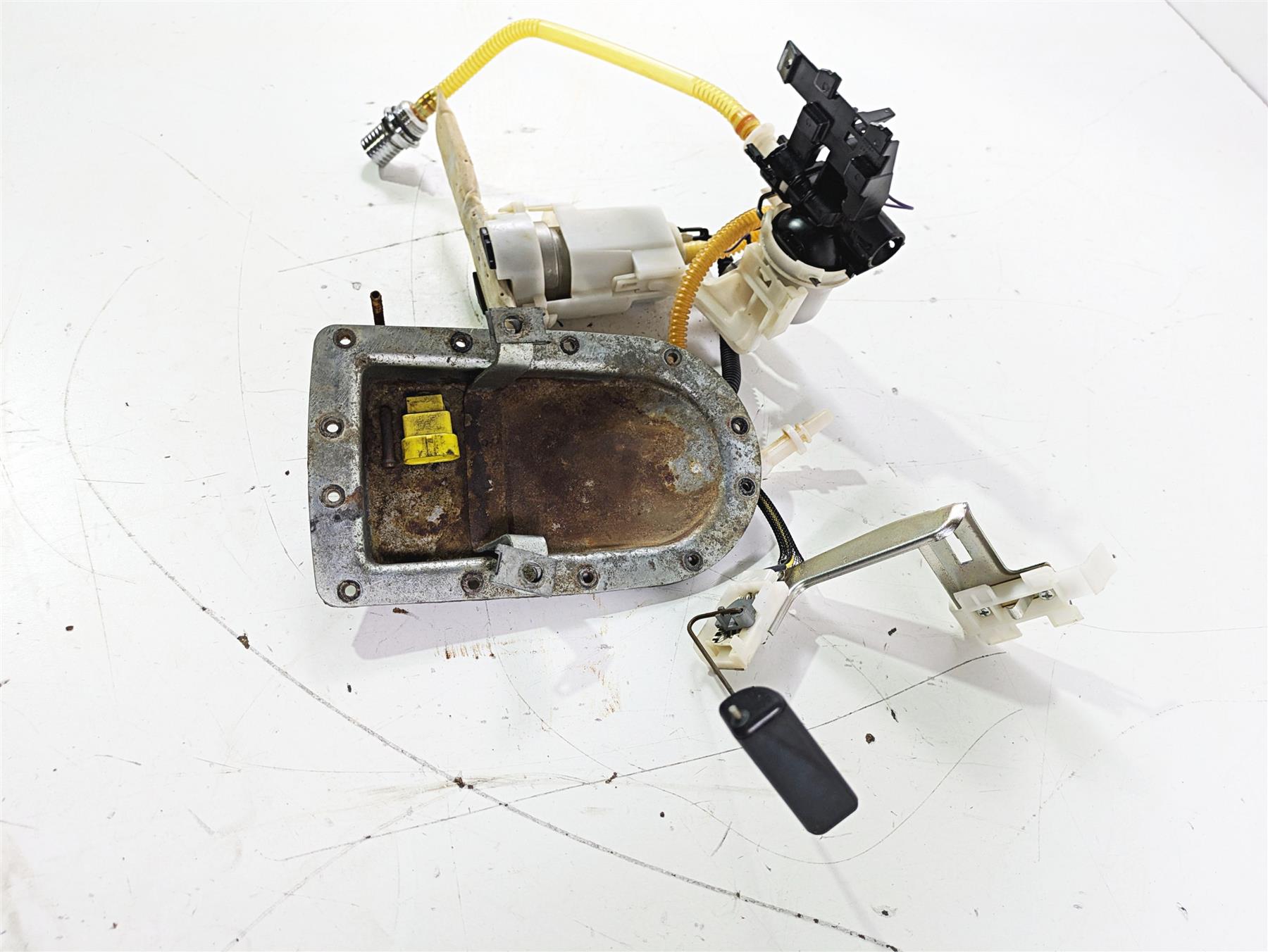 2007 Harley FXDWG Dyna Wide Glide Fuel Gas Petrol Pump - Tested 61016-04B {{ shop.shopifyCountryName }} - Mototech271