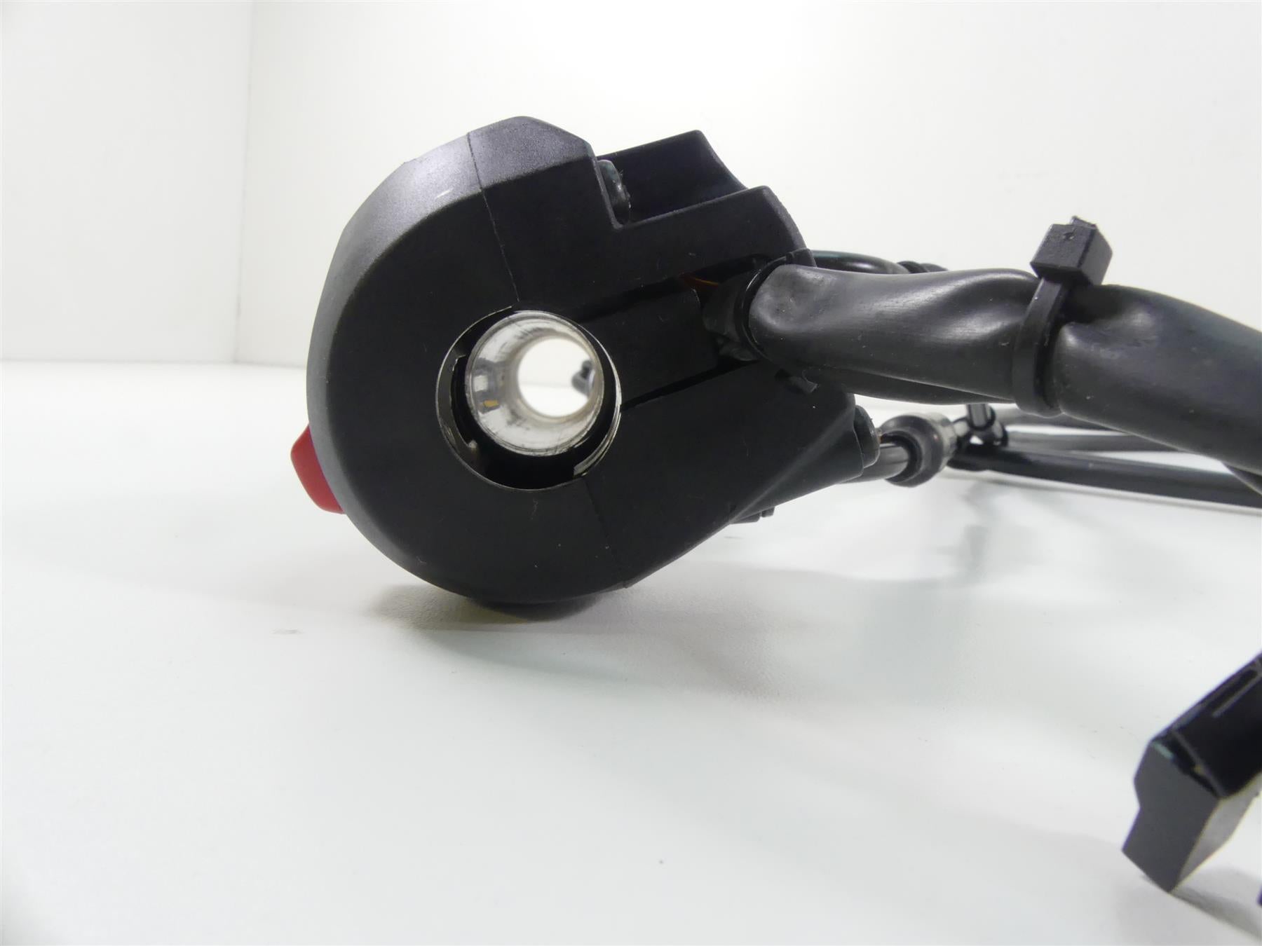 2016 Moto Guzzi V7 II Special 750 Right Hand Control Switch Set - Read B063135 {{ shop.shopifyCountryName }} - Mototech271