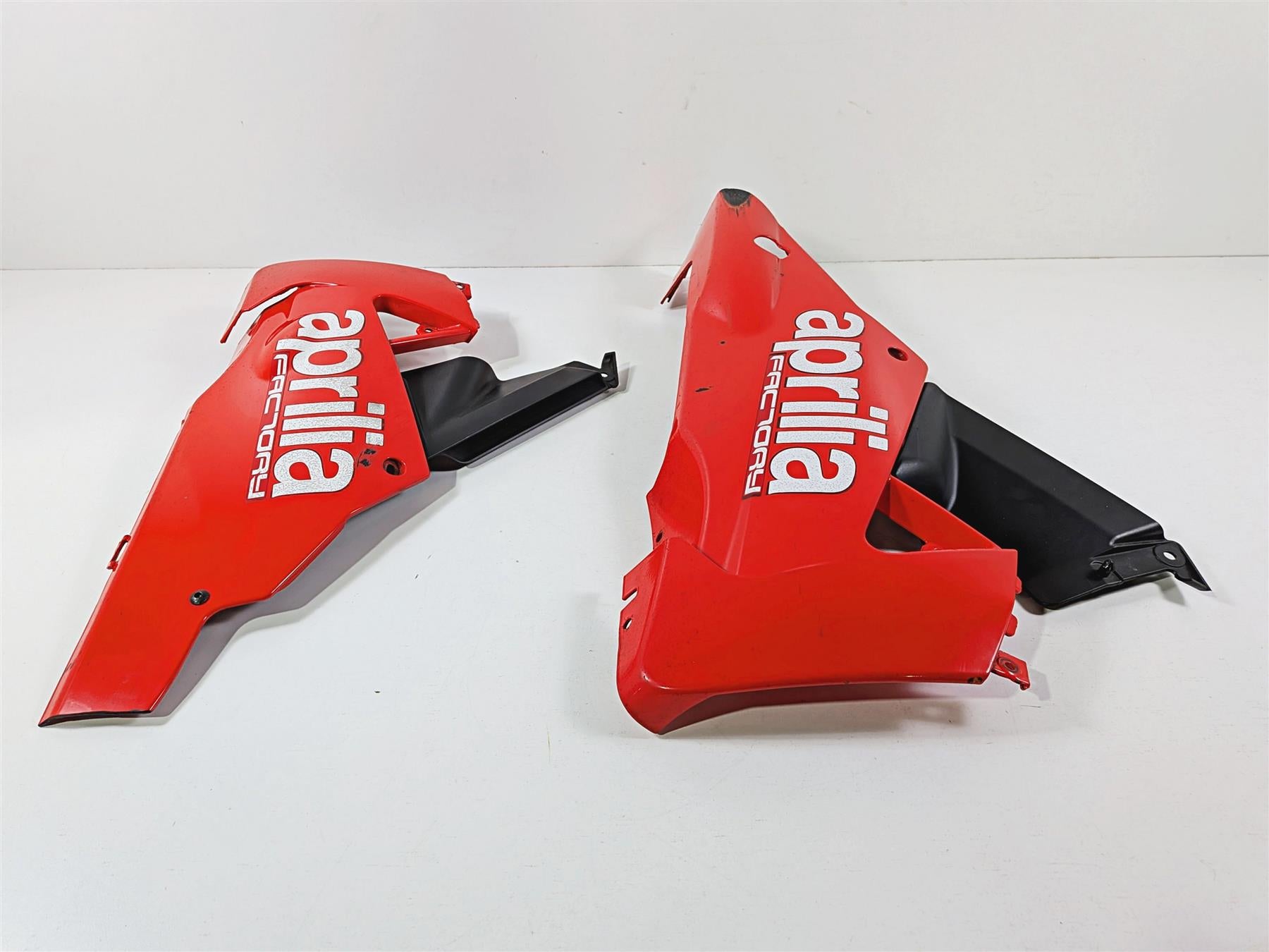 2014 Aprilia RSV4 RR Factory Left Right Lower Belly Fairing Cover Set 858826 {{ shop.shopifyCountryName }} - Mototech271