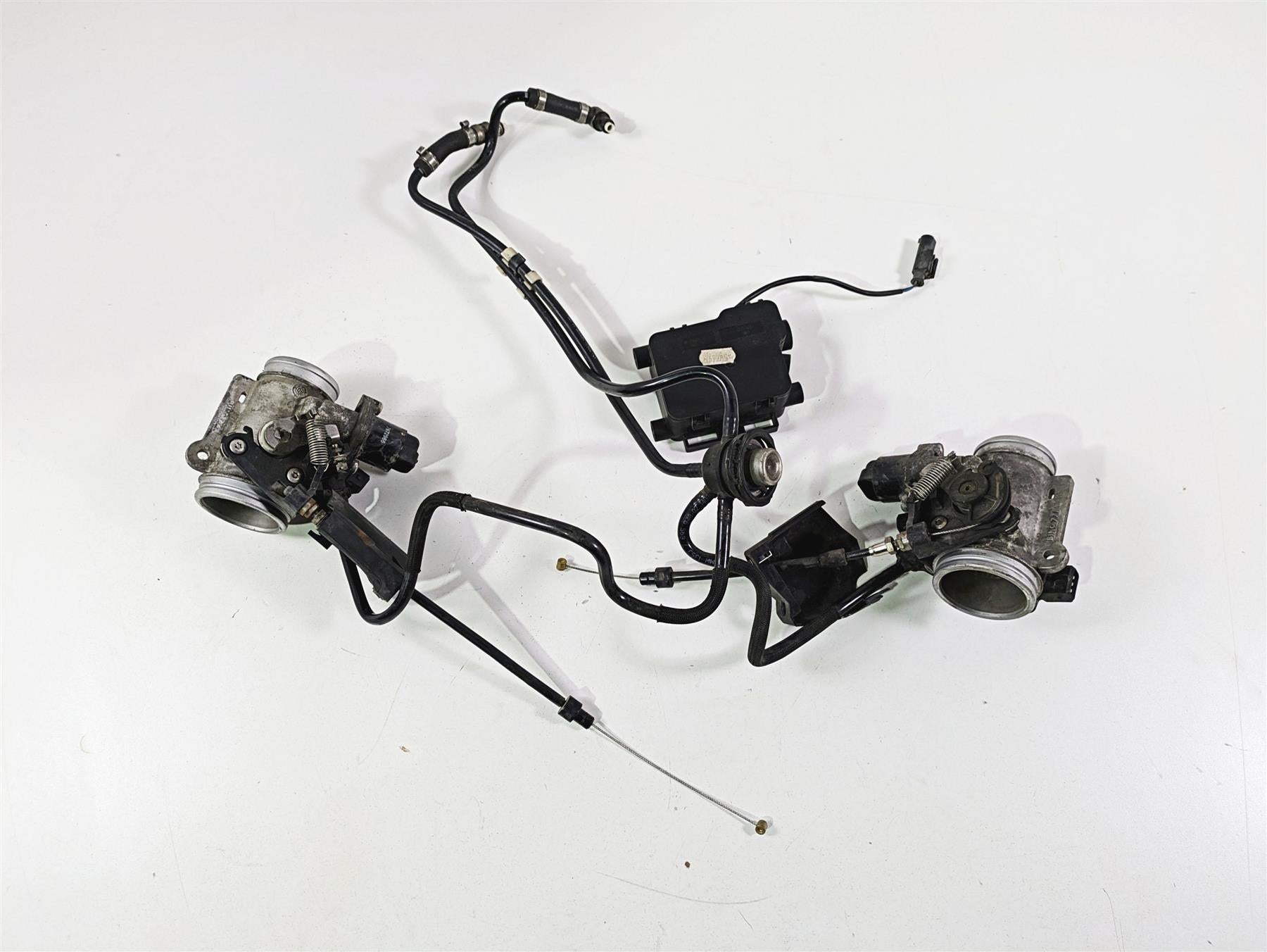 2009 BMW R1200RT K26 Throttle Bodies Body Set - Read 13547712613 13547712614 {{ shop.shopifyCountryName }} - Mototech271