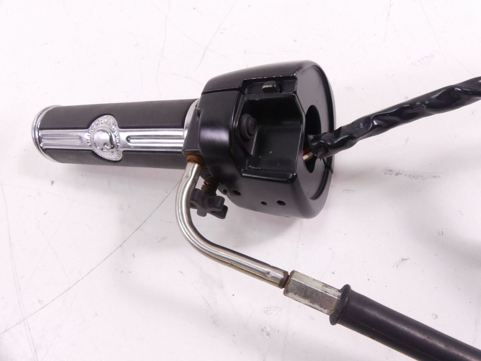 2009 Harley FXDC Dyna Super Glide Right Control Switch Start Kill Grips 71684-06 {{ shop.shopifyCountryName }} - Mototech271