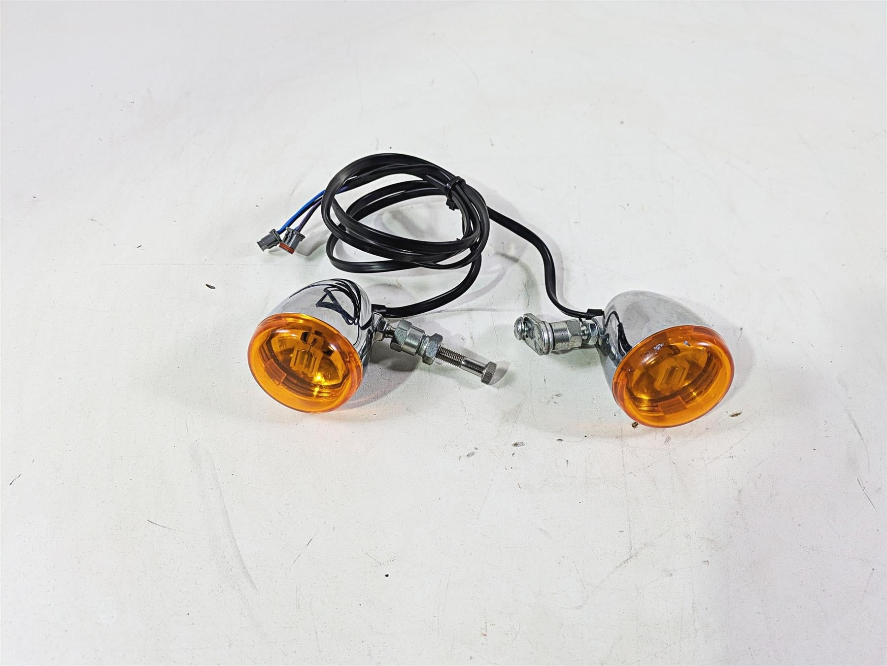 2020 Harley Softail FXST Standard Front Blinker Turn Signal Set 67800519 {{ shop.shopifyCountryName }} - Mototech271