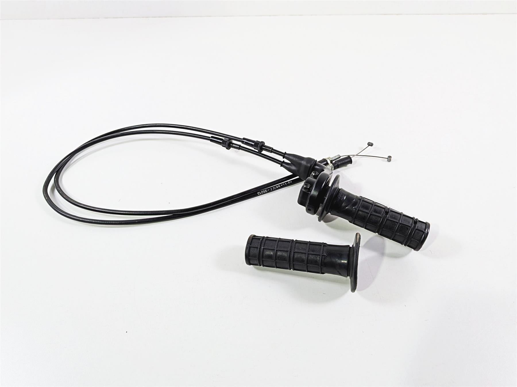 2005 KTM 950 LC8 Adventure Throttle Grip Handle Set 58702010000 {{ shop.shopifyCountryName }} - Mototech271