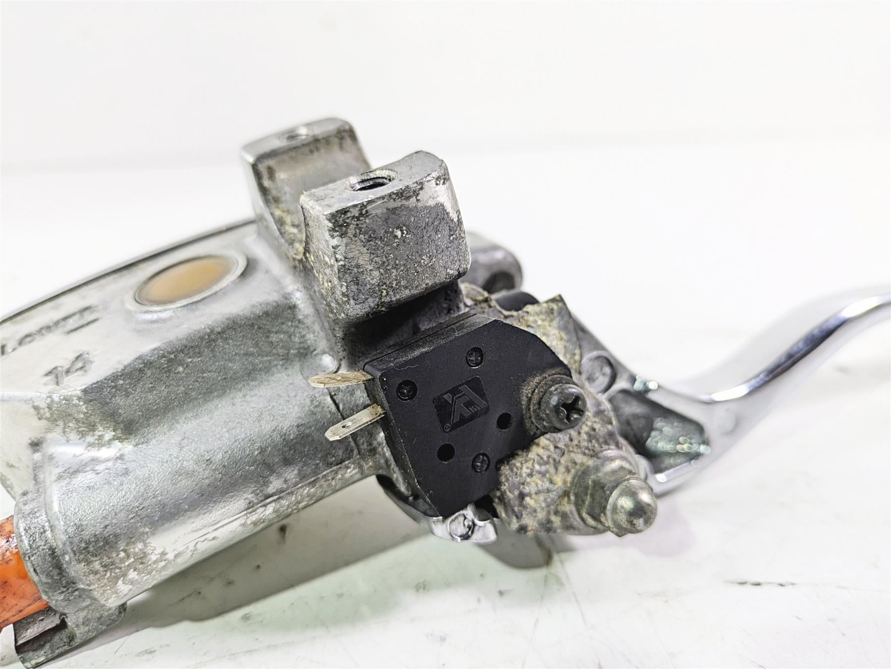 2002 Honda GL1500 CD Valkyrie Deluxe Front Brake Master Cylinder 45510-MZ0-A41 {{ shop.shopifyCountryName }} - Mototech271