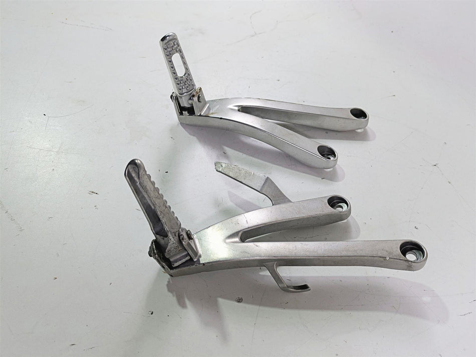 2025 Honda CBR600RR Rear Passenger Footpeg Set 50750-MFJ-D00 50760-MFJ-D00 {{ shop.shopifyCountryName }} - Mototech271
