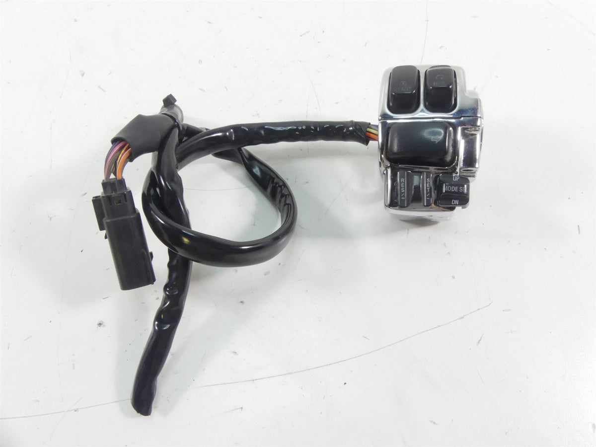 2007 Harley Touring FLHTCU SE CVO Electra Glide Right Control Switch 71684-06A {{ shop.shopifyCountryName }} - Mototech271