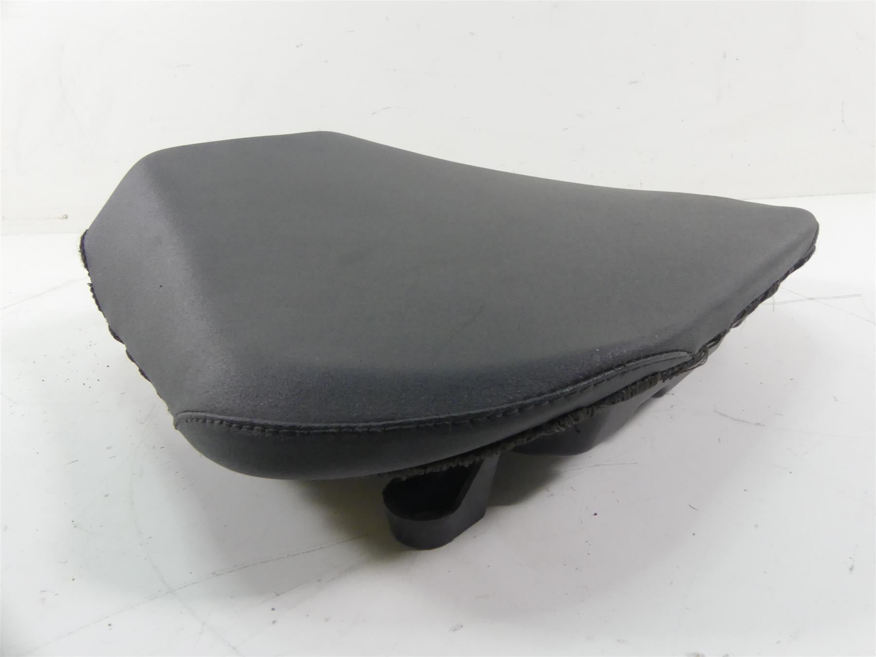 2004 Aprilia RSV1000 R Mille Front Rider Driver Seat Saddle AP8129319 {{ shop.shopifyCountryName }} - Mototech271