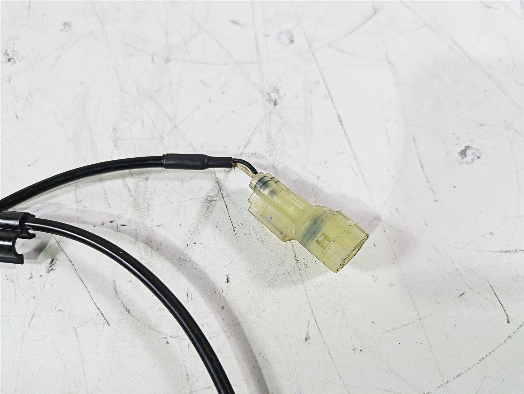 2020 Triumph Daytona 765 Moto2 Rear Abs Brake Wheel Speed Sensor T2021495 {{ shop.shopifyCountryName }} - Mototech271