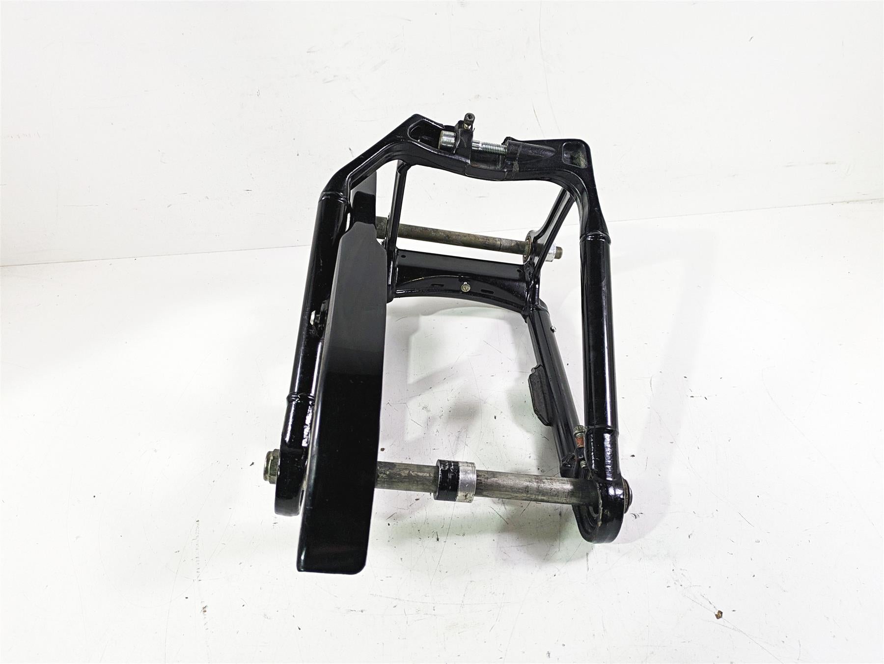 2021 Harley Softail FLSL Slim Rear Swingarm Swing Arm & Guards 47400099BHP {{ shop.shopifyCountryName }} - Mototech271