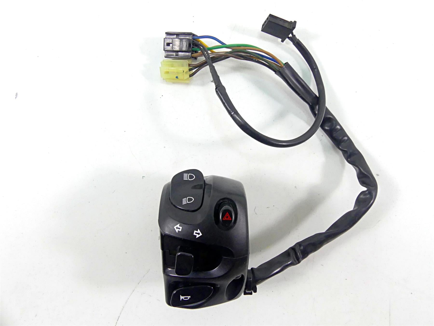 2012 Yamaha VMX17 VMAX 1700 Left Hand Light Blinker Control Switch 2S3-83972-00 | Mototech271